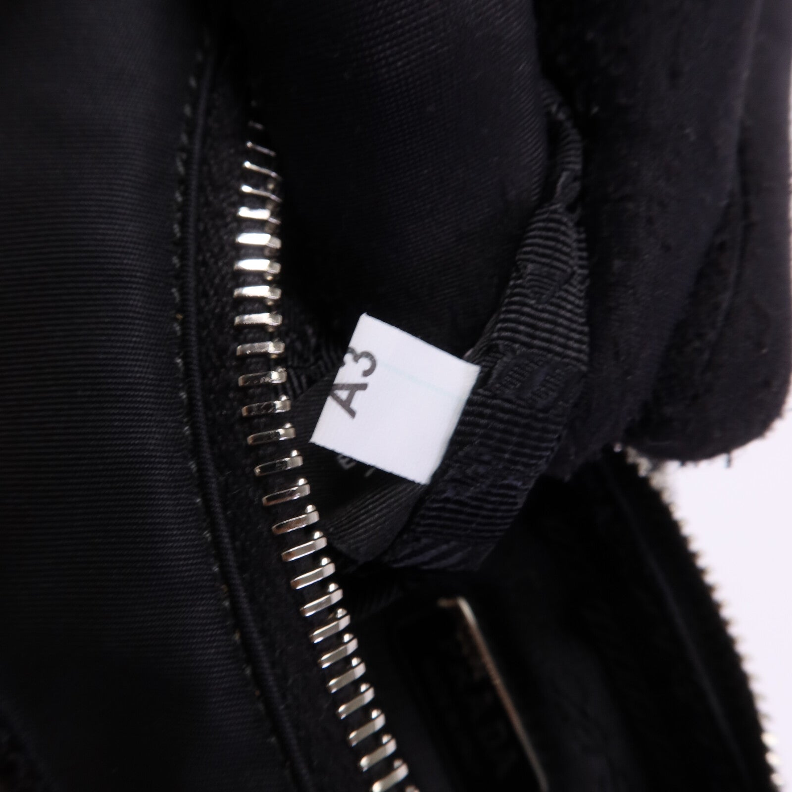 PRADA 尼龍/珠片Re-Edition 2005銀扣手挽肩背兩用袋