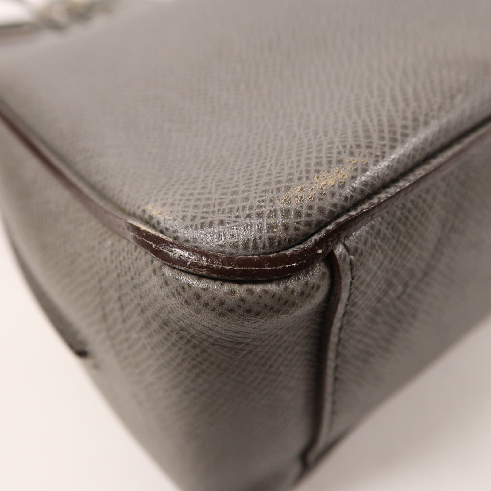 LOUIS VUITTON Taiga Roman MM銀扣肩背袋