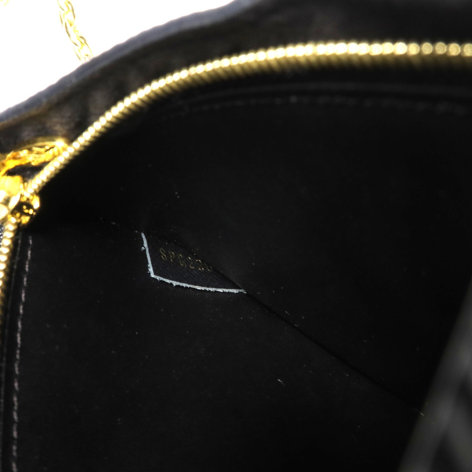 LOUIS VUITTON Epi Twist Shoulder Bag鏈帶肩背袋
