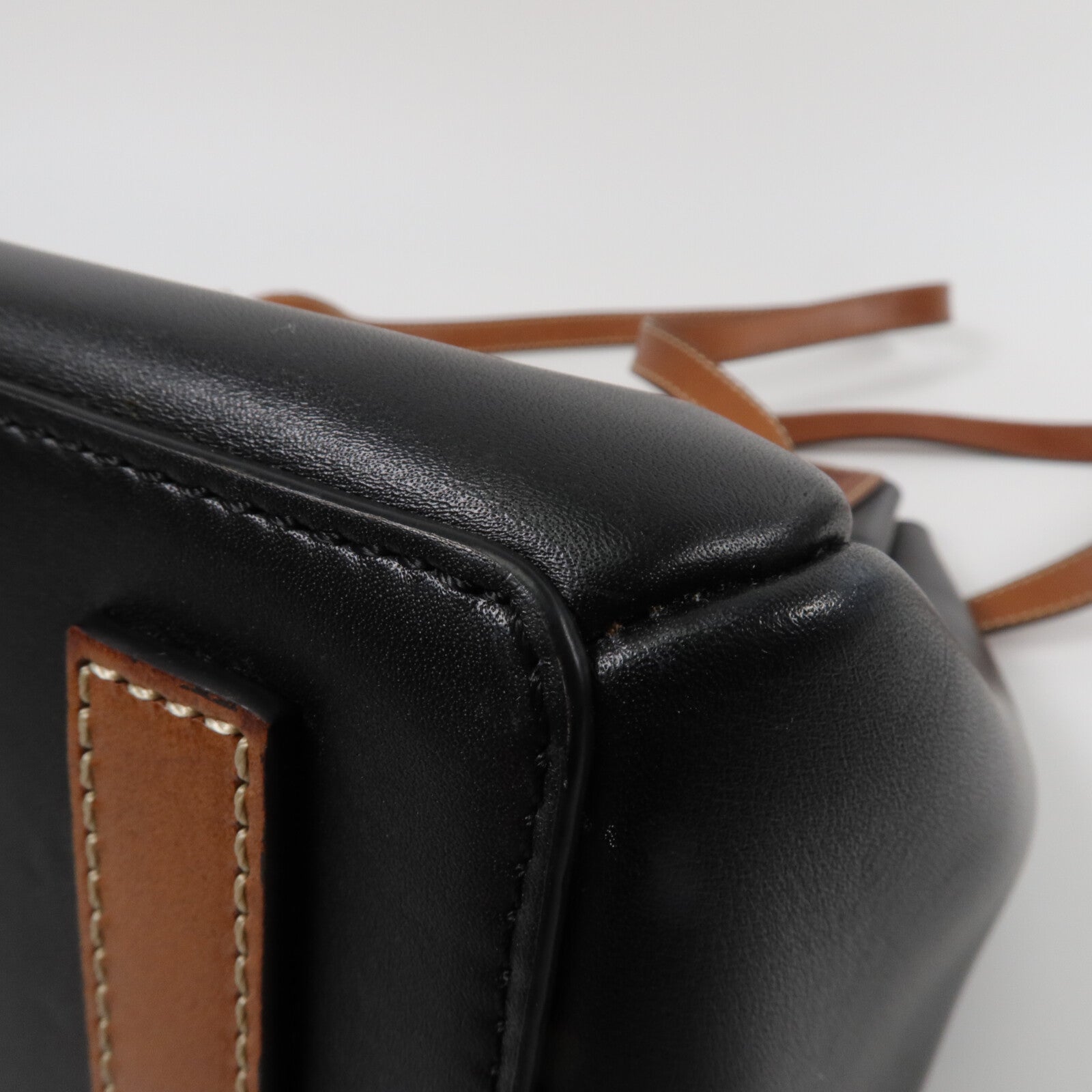 LOEWE 牛皮皮革Lazo Tote手挽袋