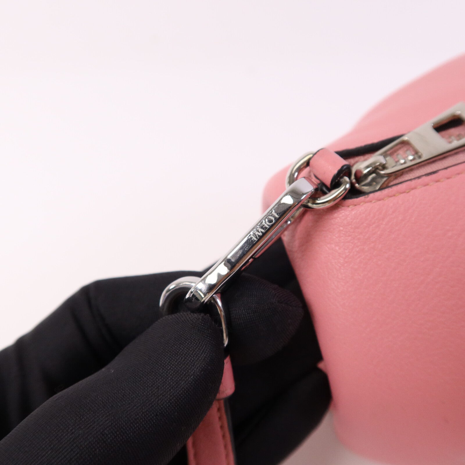 LOEWE 牛皮皮革Shoulder Bag銀扣肩背袋