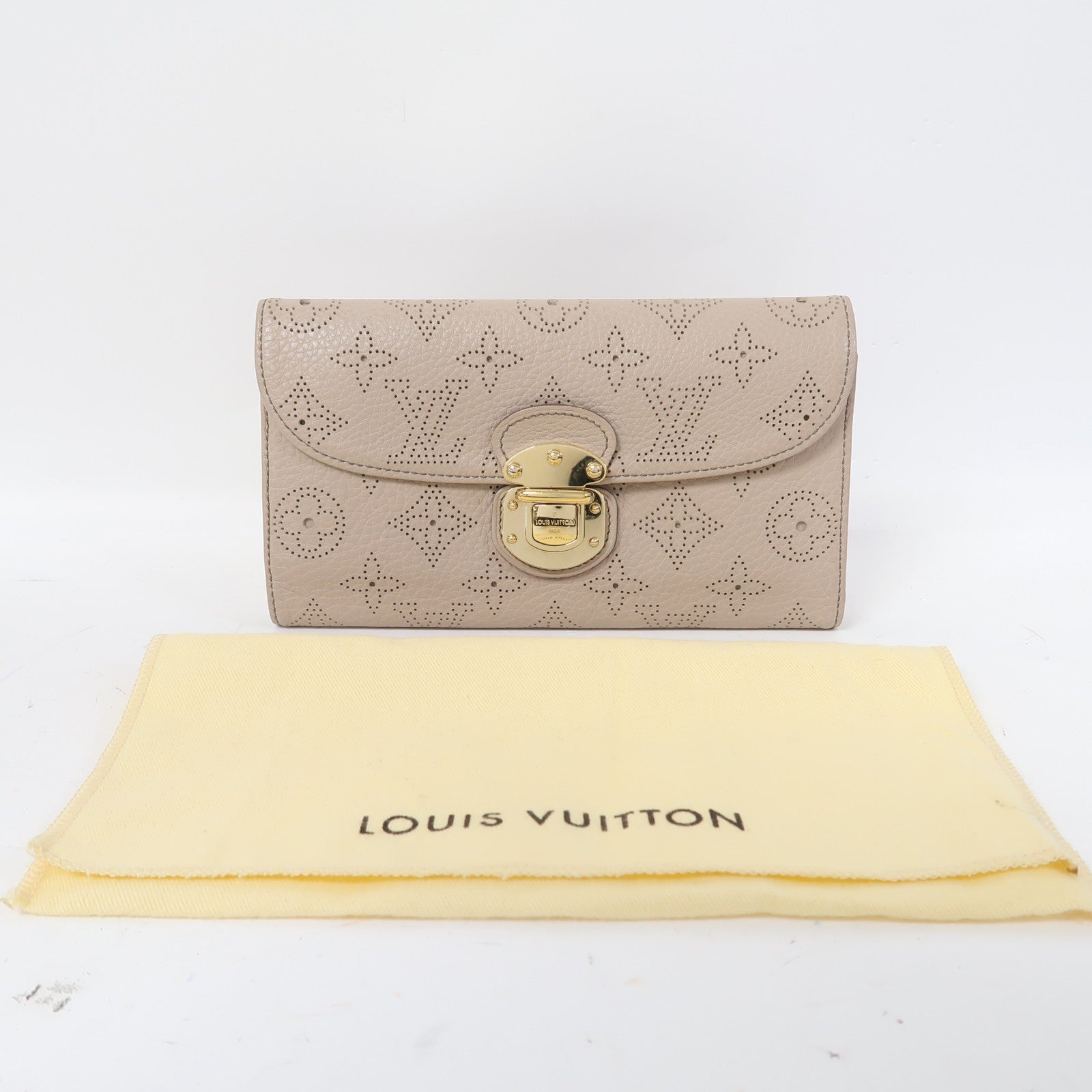 LOUIS VUITTON Monogram Mahina Amelia Coquille Long Wallet金扣長錢包米色