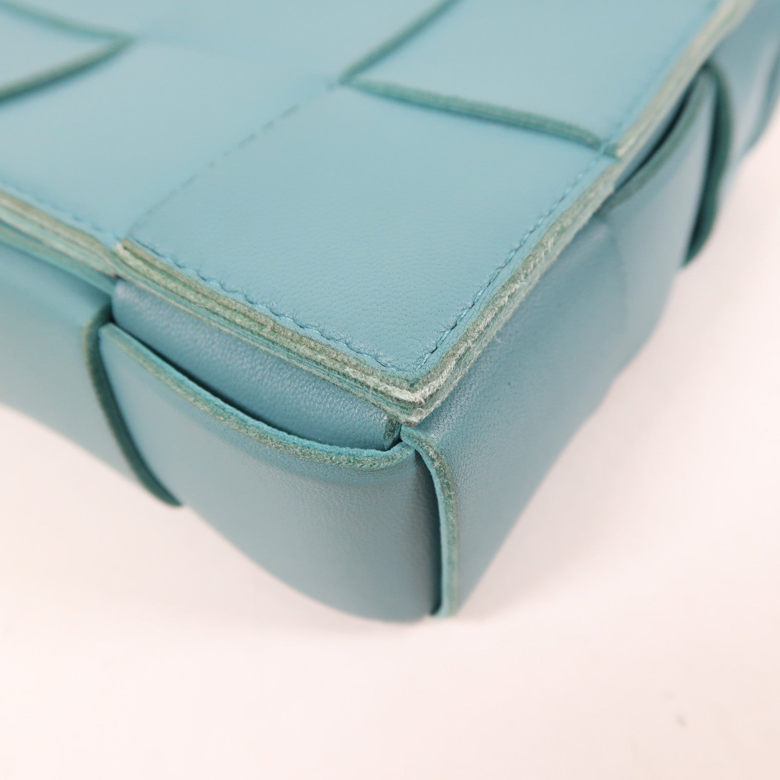BOTTEGA VENETA 羊皮皮革Cassette肩背袋