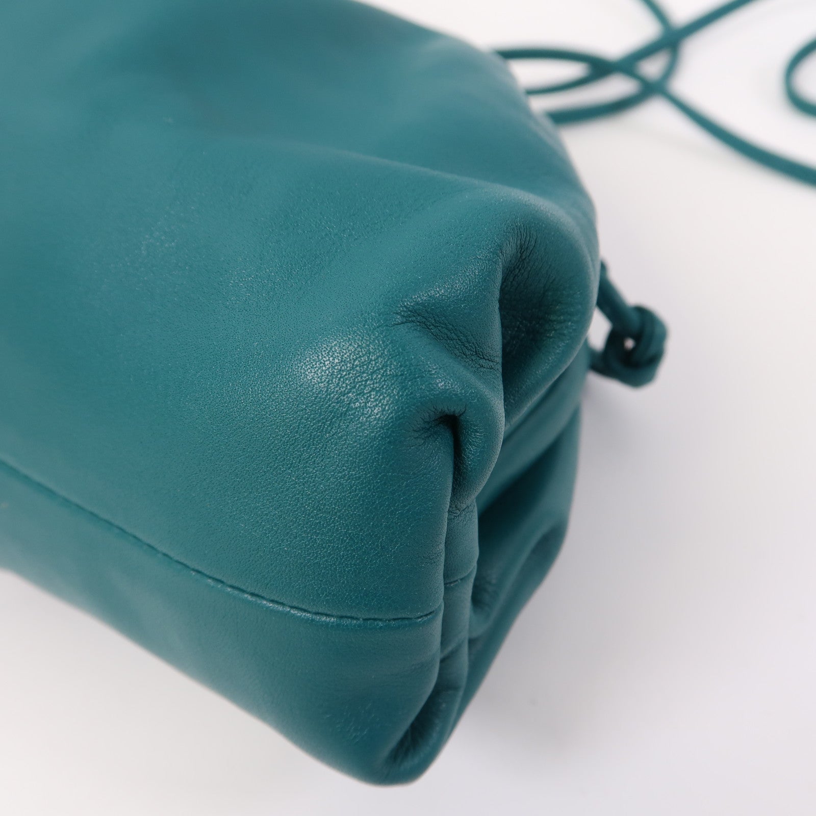BOTTEGA VENETA 牛皮皮革Mini Pouch Shoulder Bag肩背袋藍色