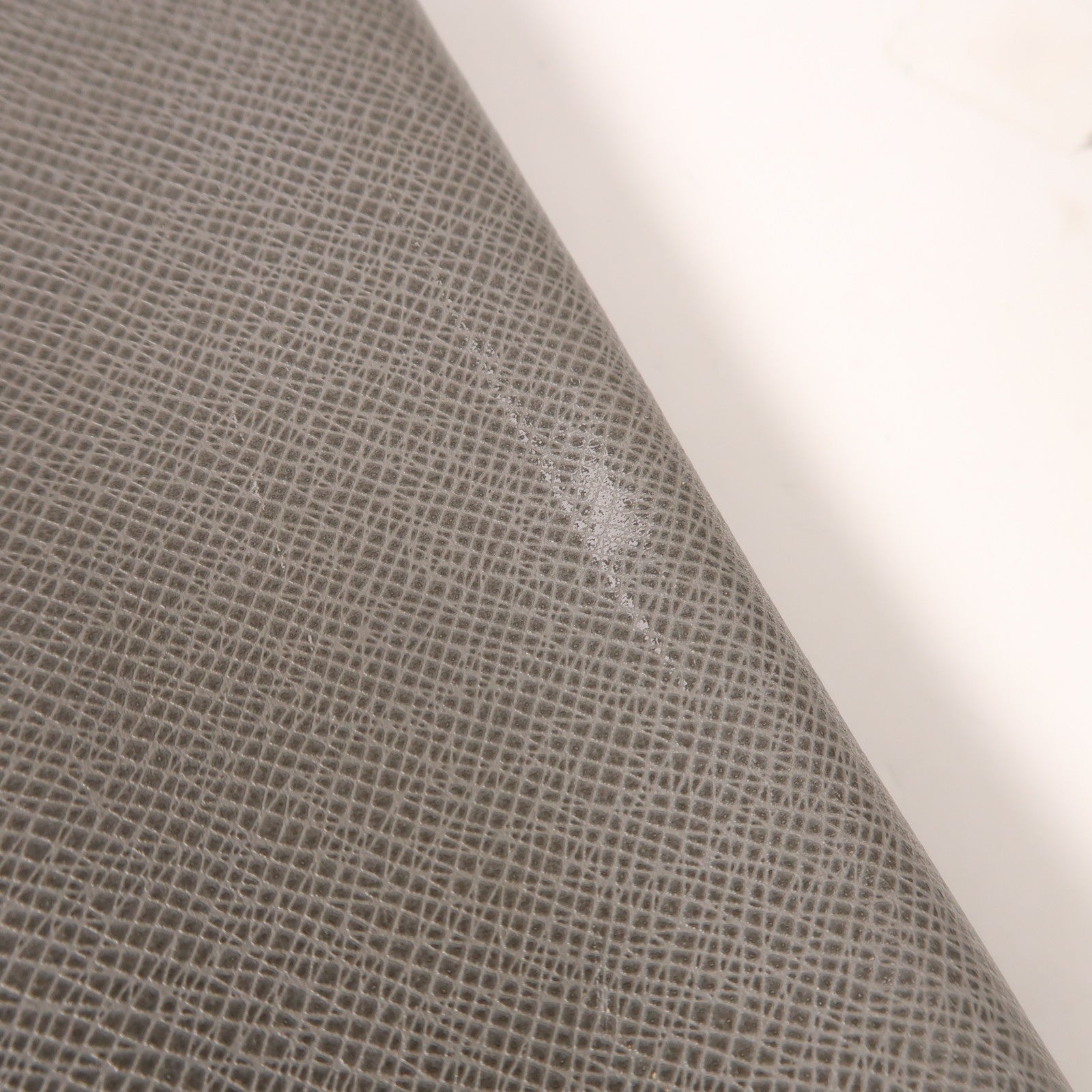 LOUIS VUITTON Taiga Roman MM銀扣肩背袋