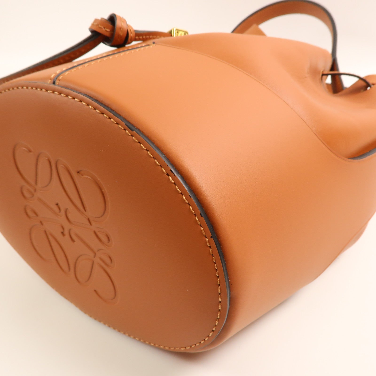 LOEWE 【激減優惠】牛皮皮革Balloon金扣手挽肩背兩用袋