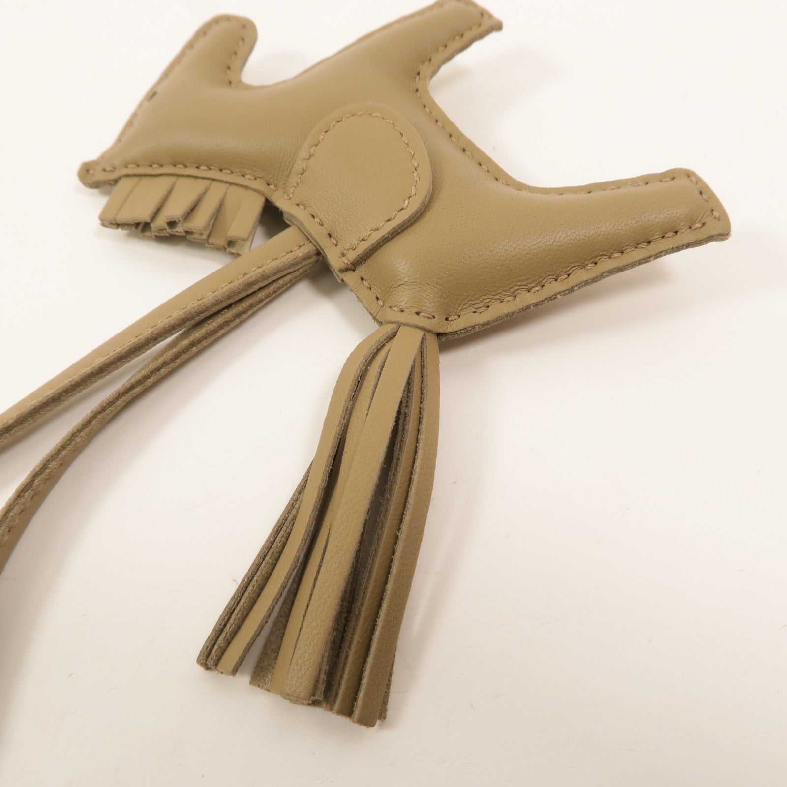 HERMES Milo皮革Rodeo PM掛飾Beige Marfa