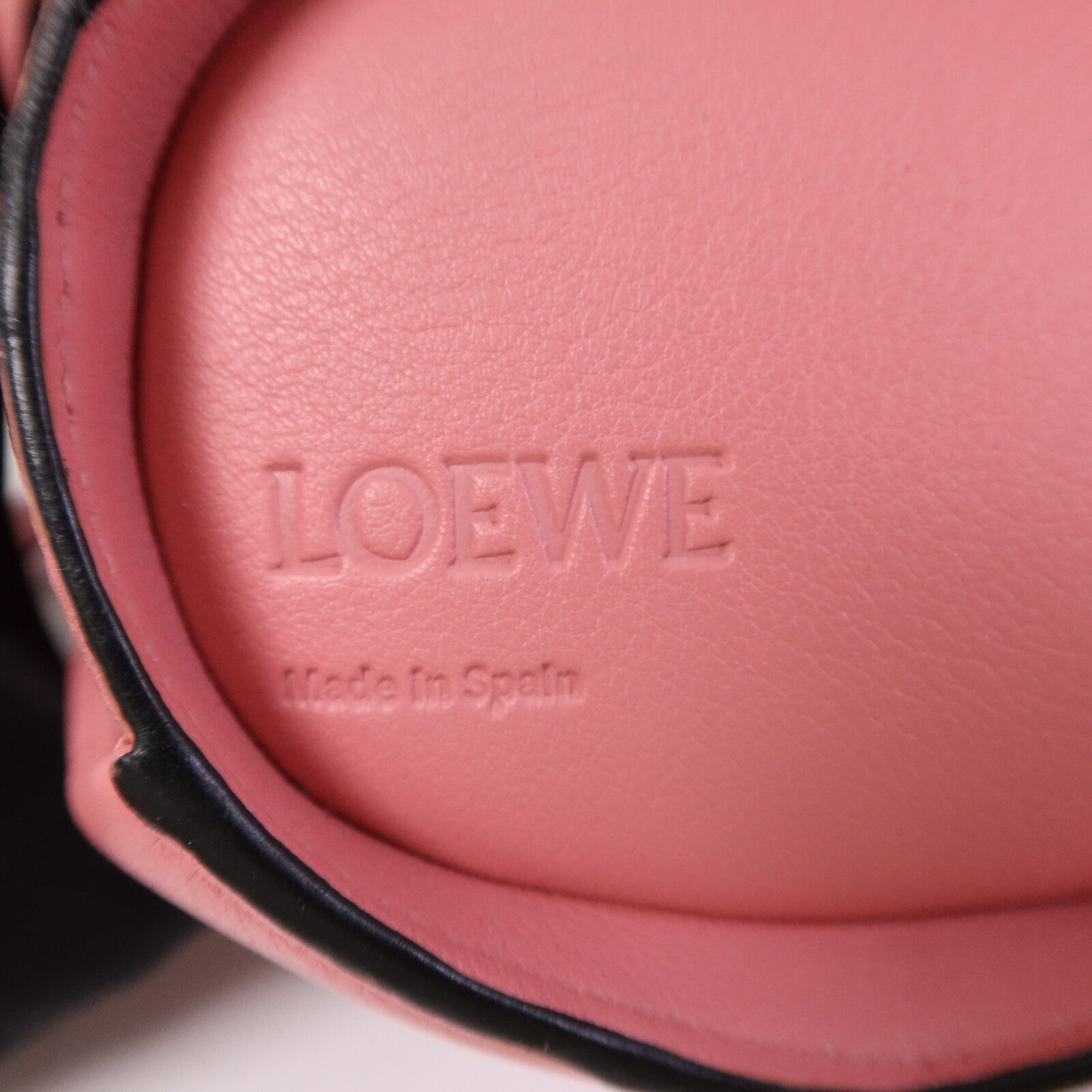 LOEWE 牛皮皮革Shoulder Bag銀扣肩背袋