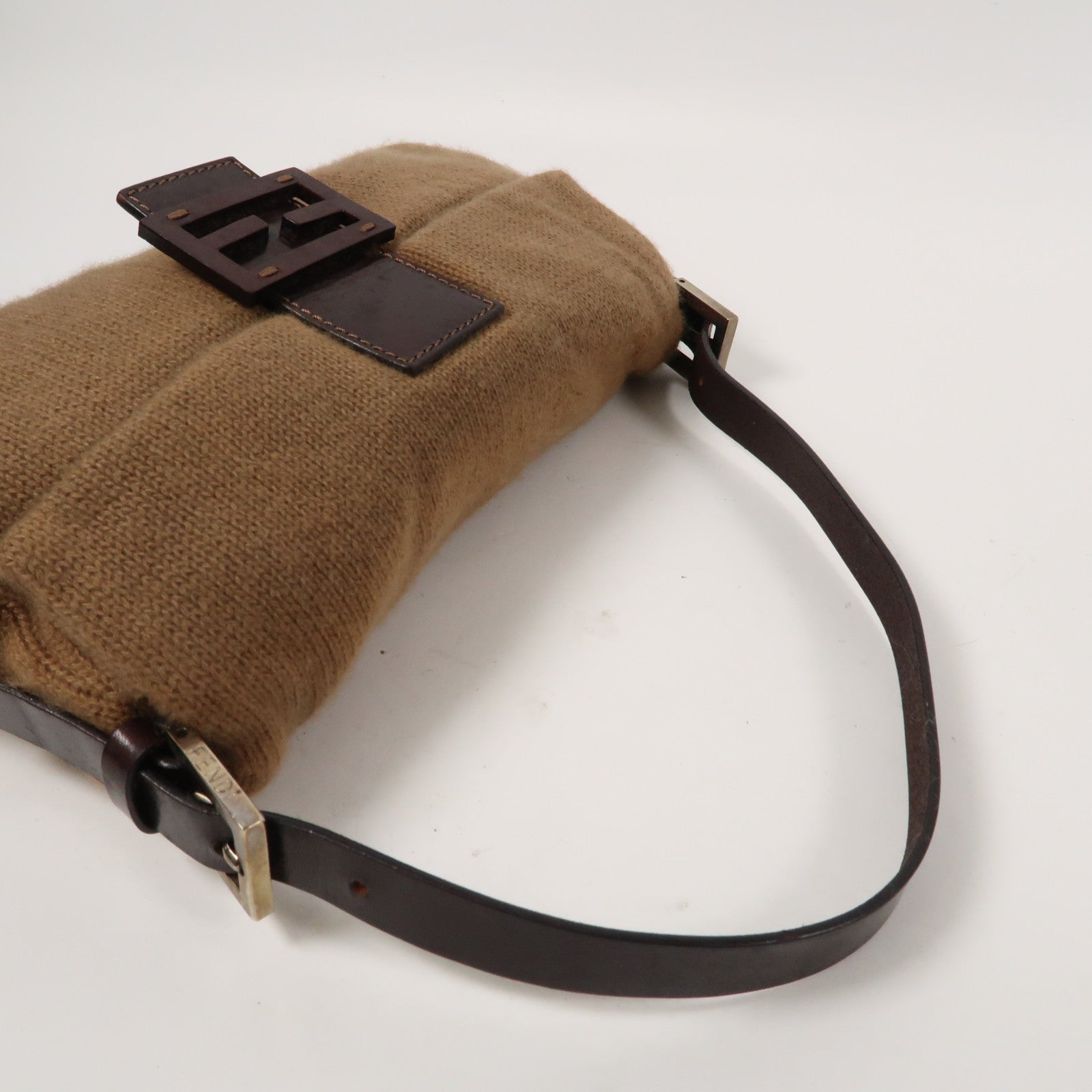 FENDI 針織布料Baguette銀扣肩背袋啡色