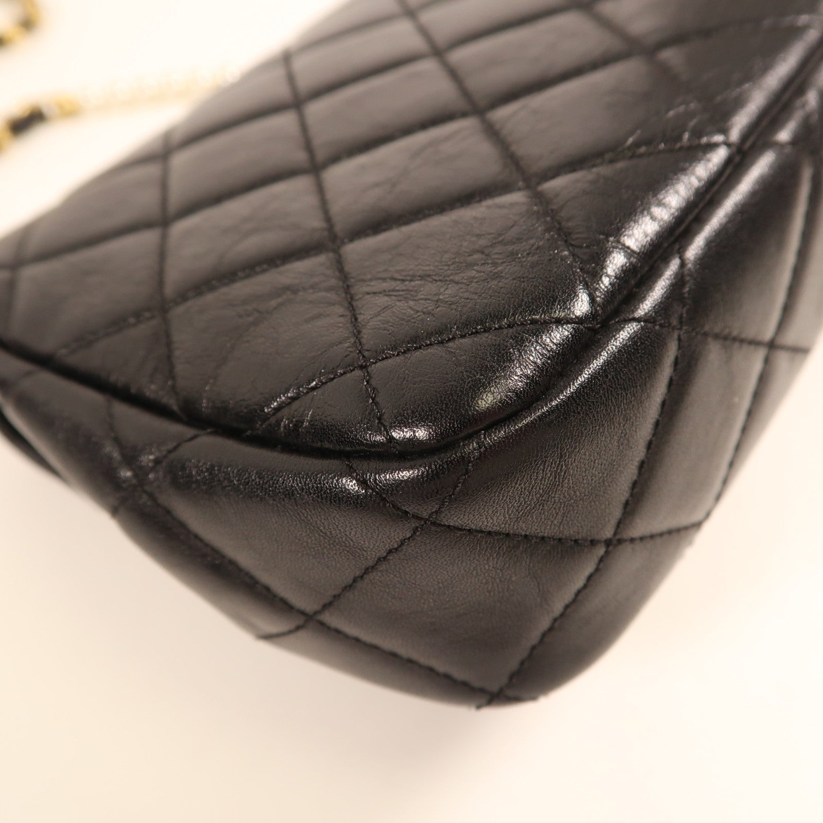 CHANEL 牛皮皮革Chain Shoulder金扣鏈帶肩背袋