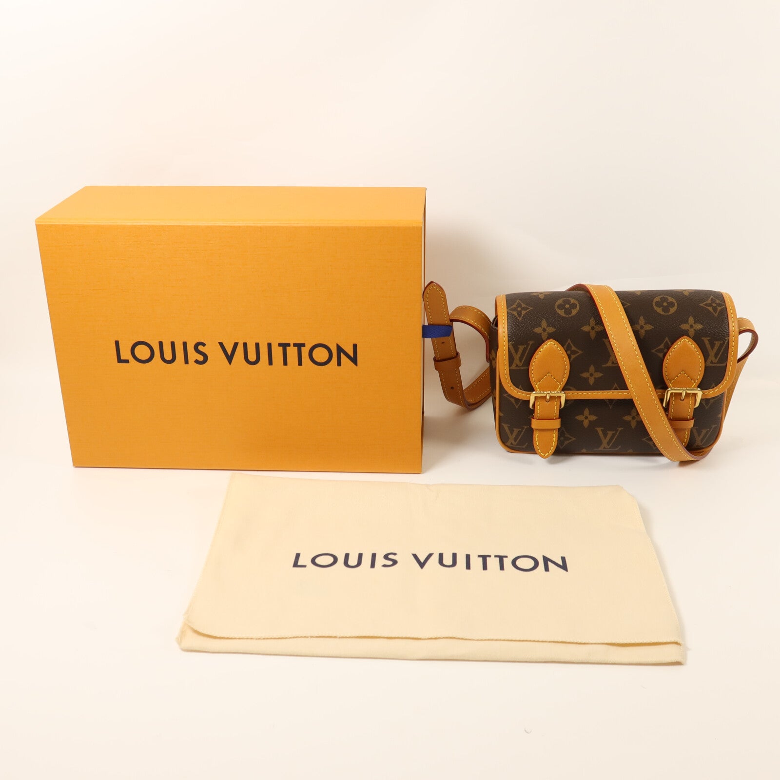 LOUIS VUITTON Monogram Satchel金扣肩背袋