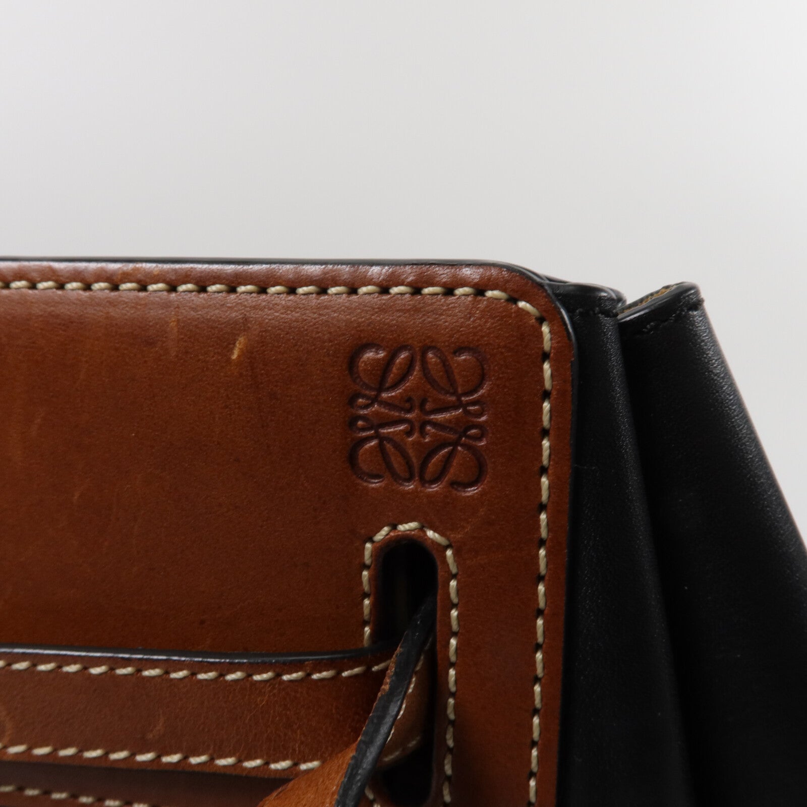 LOEWE 牛皮皮革Lazo Tote手挽袋