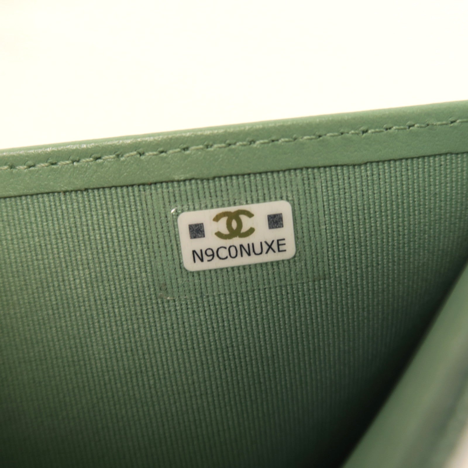 CHANEL **【激減優惠】Caviar皮革Wallet金扣錢包湖水綠色