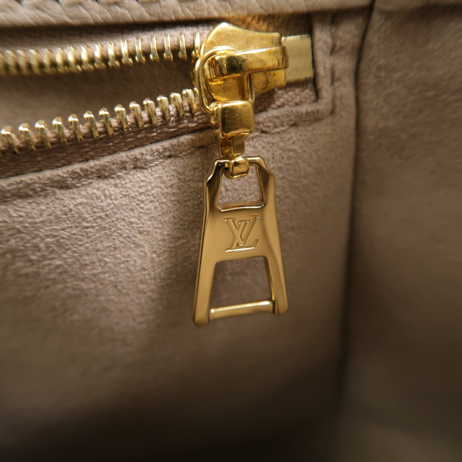 LOUIS VUITTON Monogram Mahina On My Side PM金扣手挽肩背兩用袋