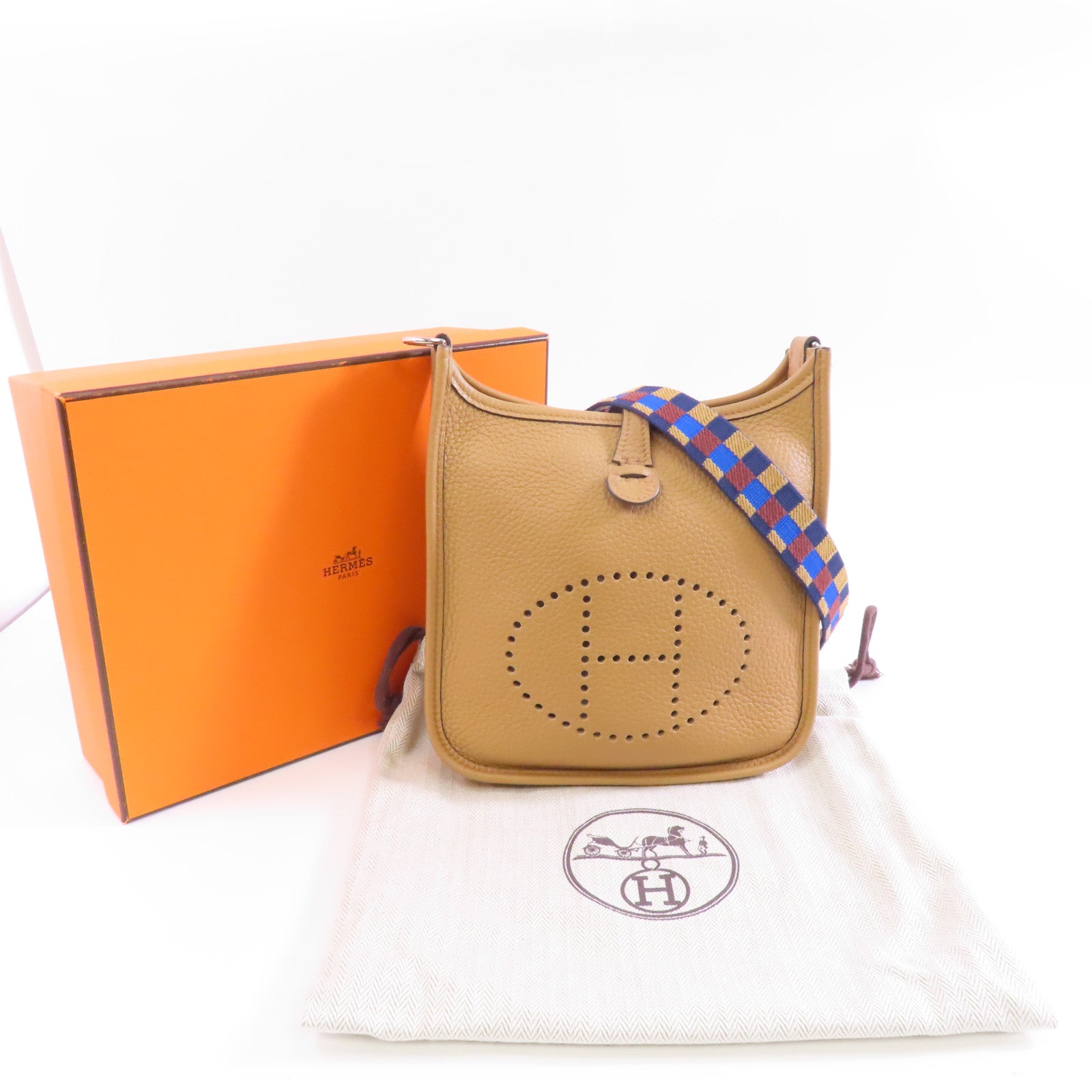 HERMES Clemence皮革Evelyne TPM銀扣肩背袋Biscuit/棕色