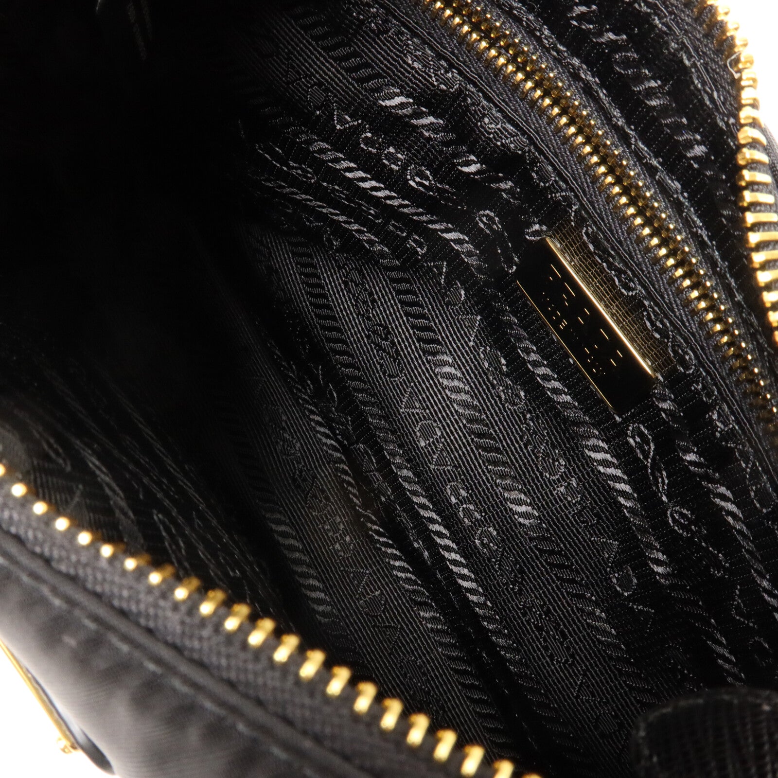 PRADA 尼龍/Saffiano皮革Re-Edition 2005 Mini手挽袋