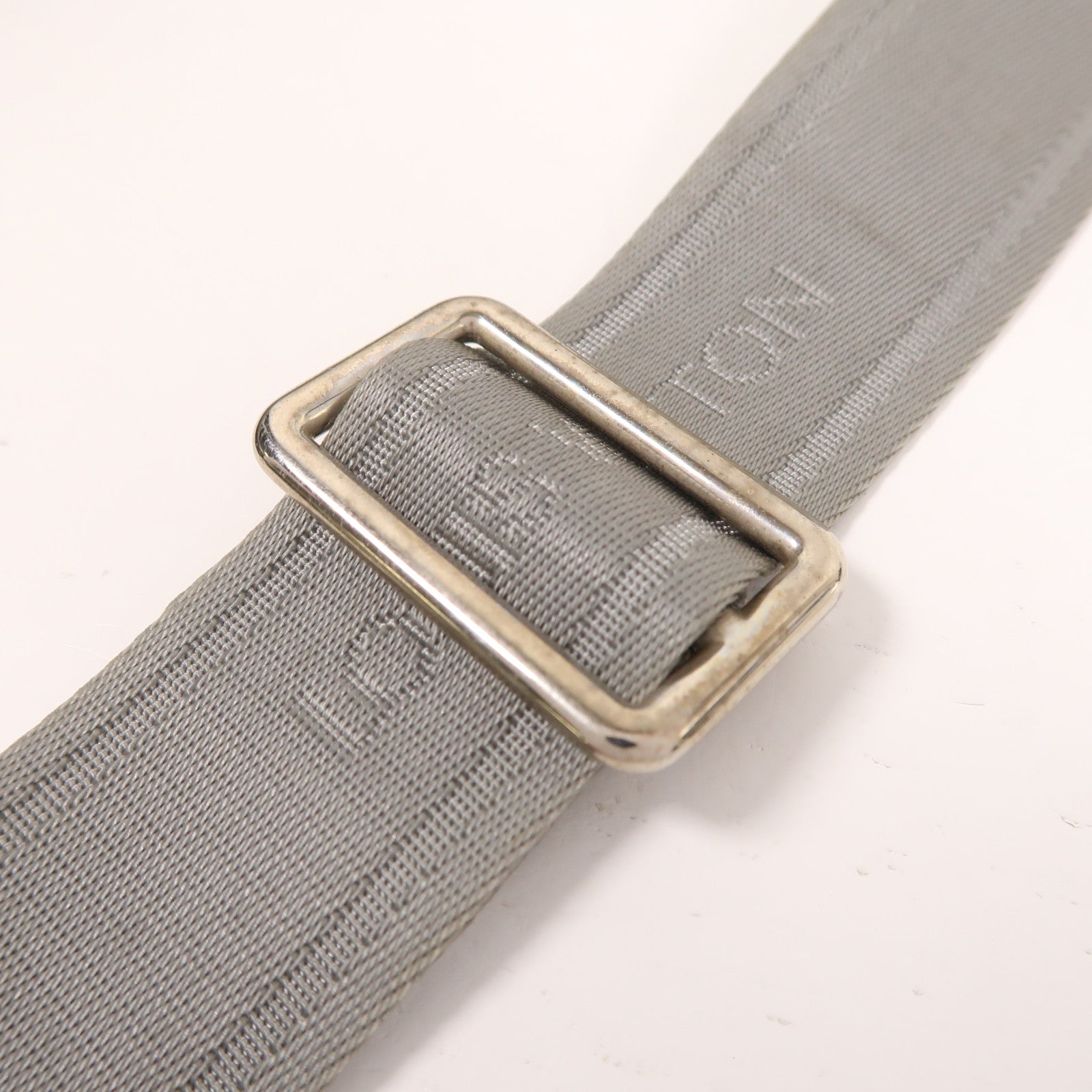 LOUIS VUITTON Taiga Roman MM銀扣肩背袋