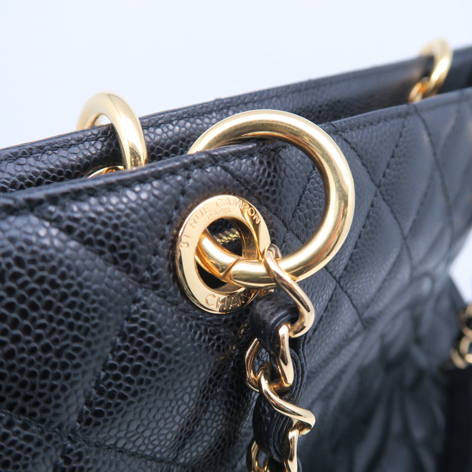 CHANEL 菱格Caviar皮革GST Shoulder Bag金扣鏈帶肩背袋黑色