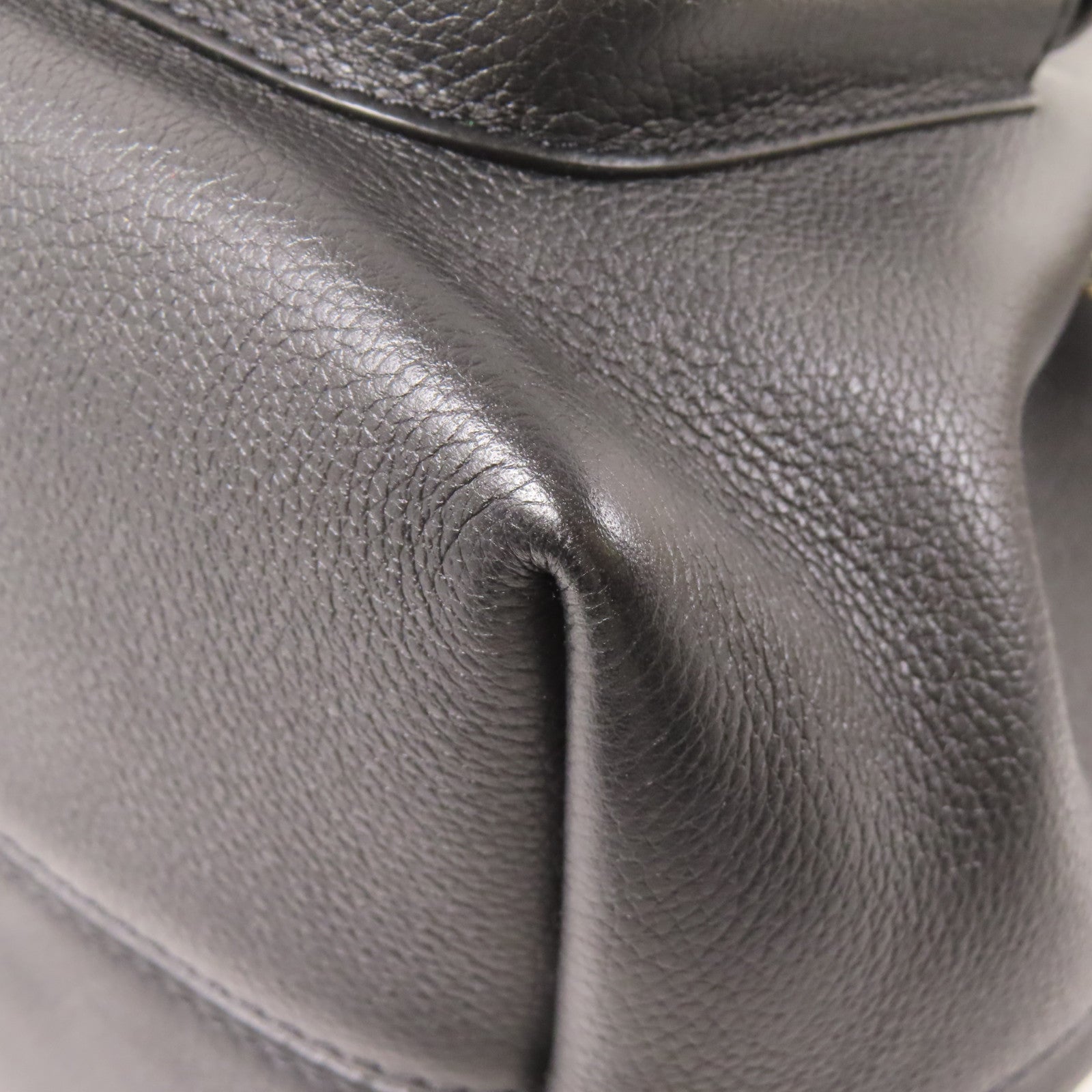 LOUIS VUITTON 牛皮皮革Lockme Bucket金扣手挽肩背兩用袋黑色