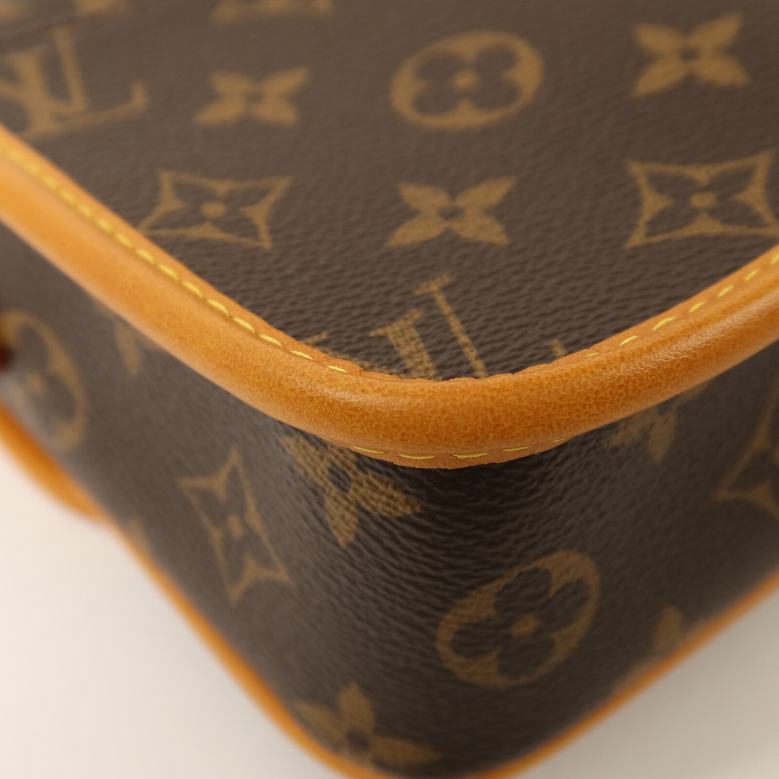 LOUIS VUITTON Monogram Satchel金扣肩背袋