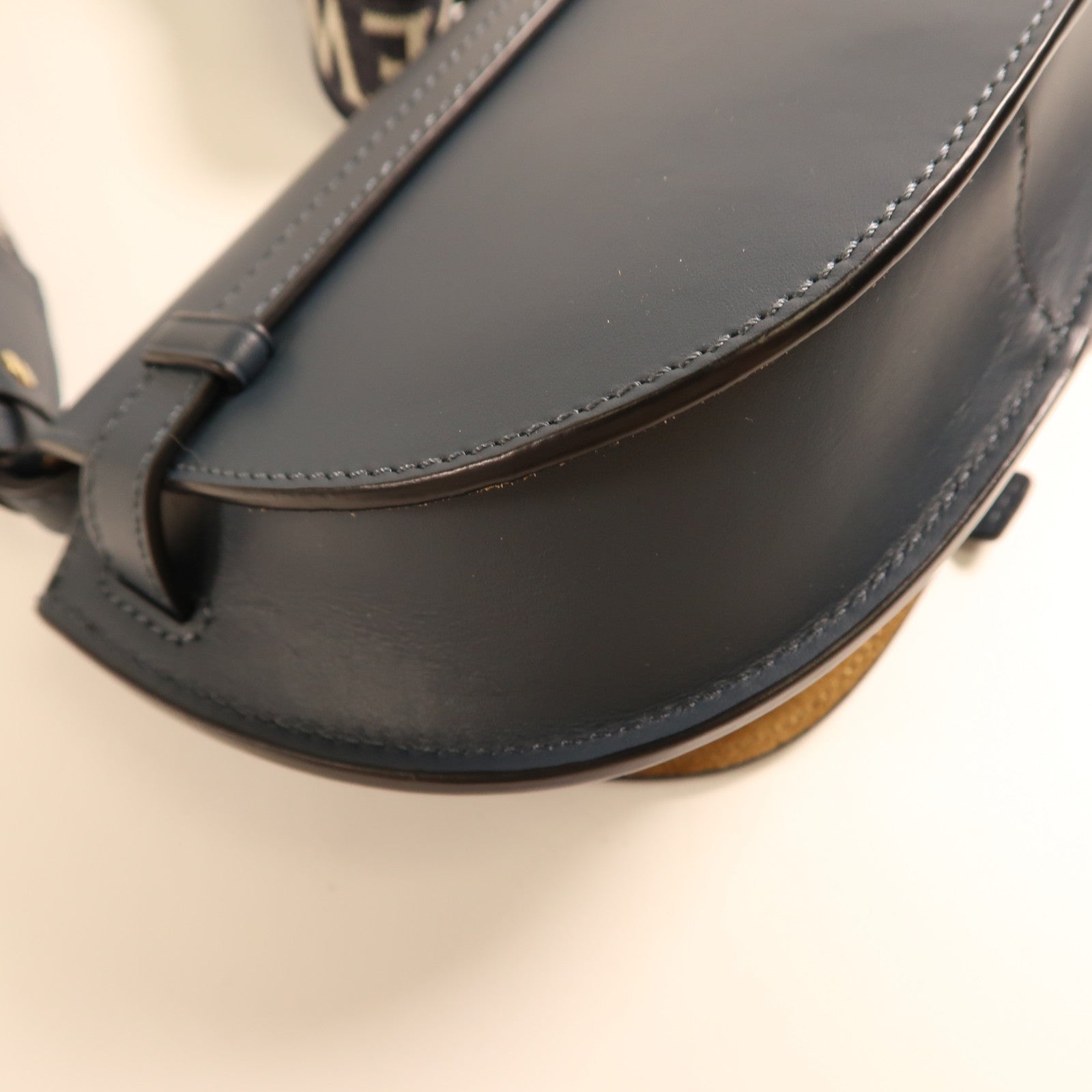 LOEWE 牛皮皮革Mini Gate金扣肩背袋