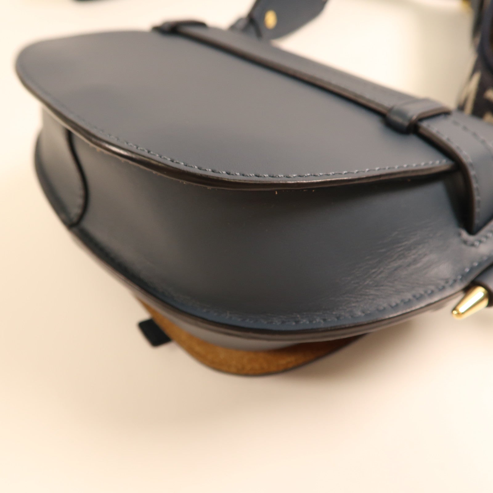 LOEWE 牛皮皮革Mini Gate金扣肩背袋