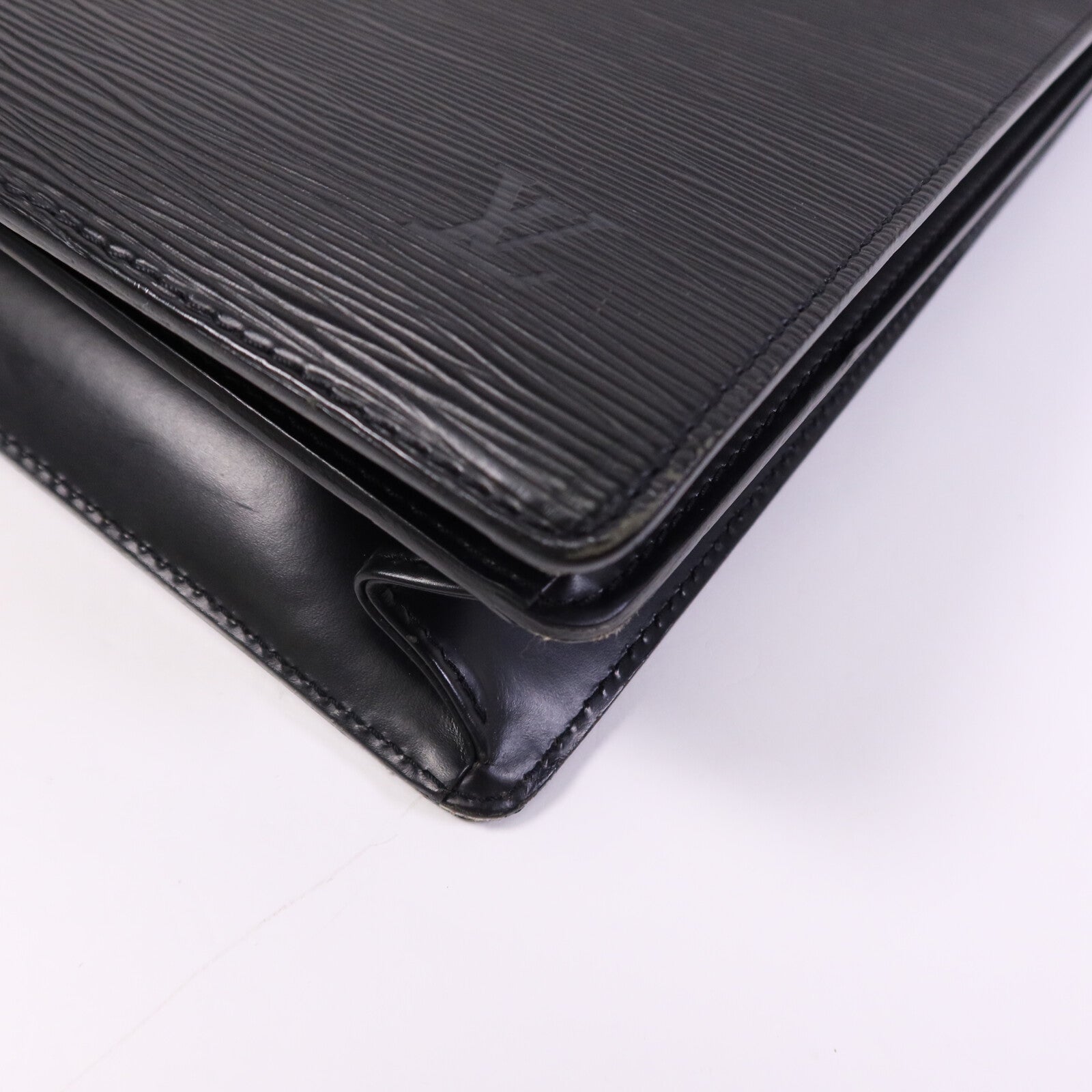 LOUIS VUITTON Epi Porte Document Bandouliere Briefcase金扣公事包