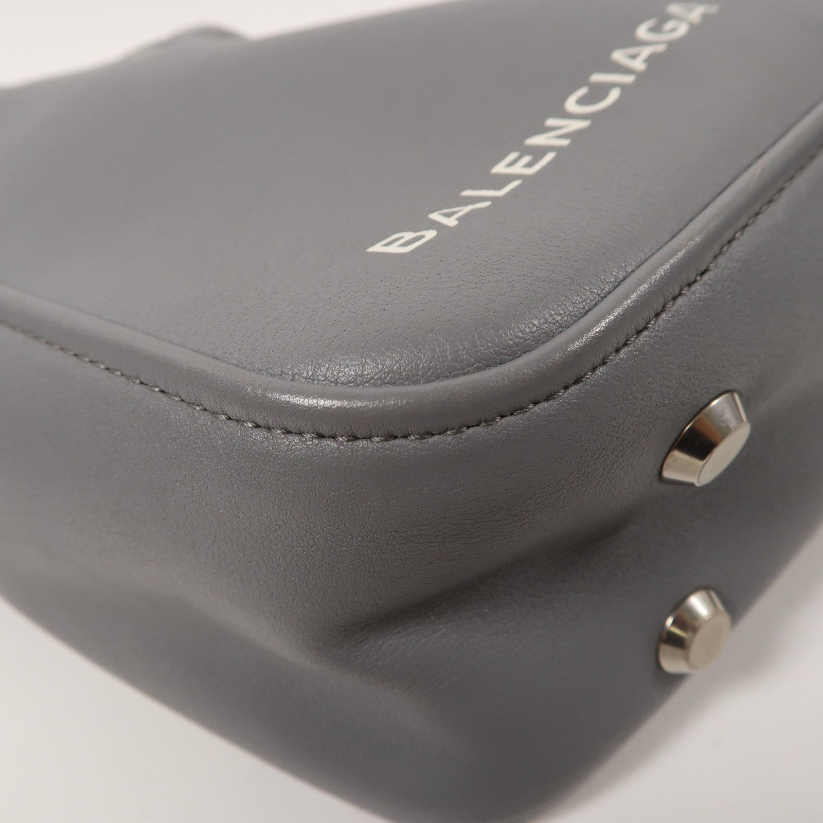 BALENCIAGA 【激減優惠】牛皮皮革Triangle銀扣手挽肩背兩用袋灰色