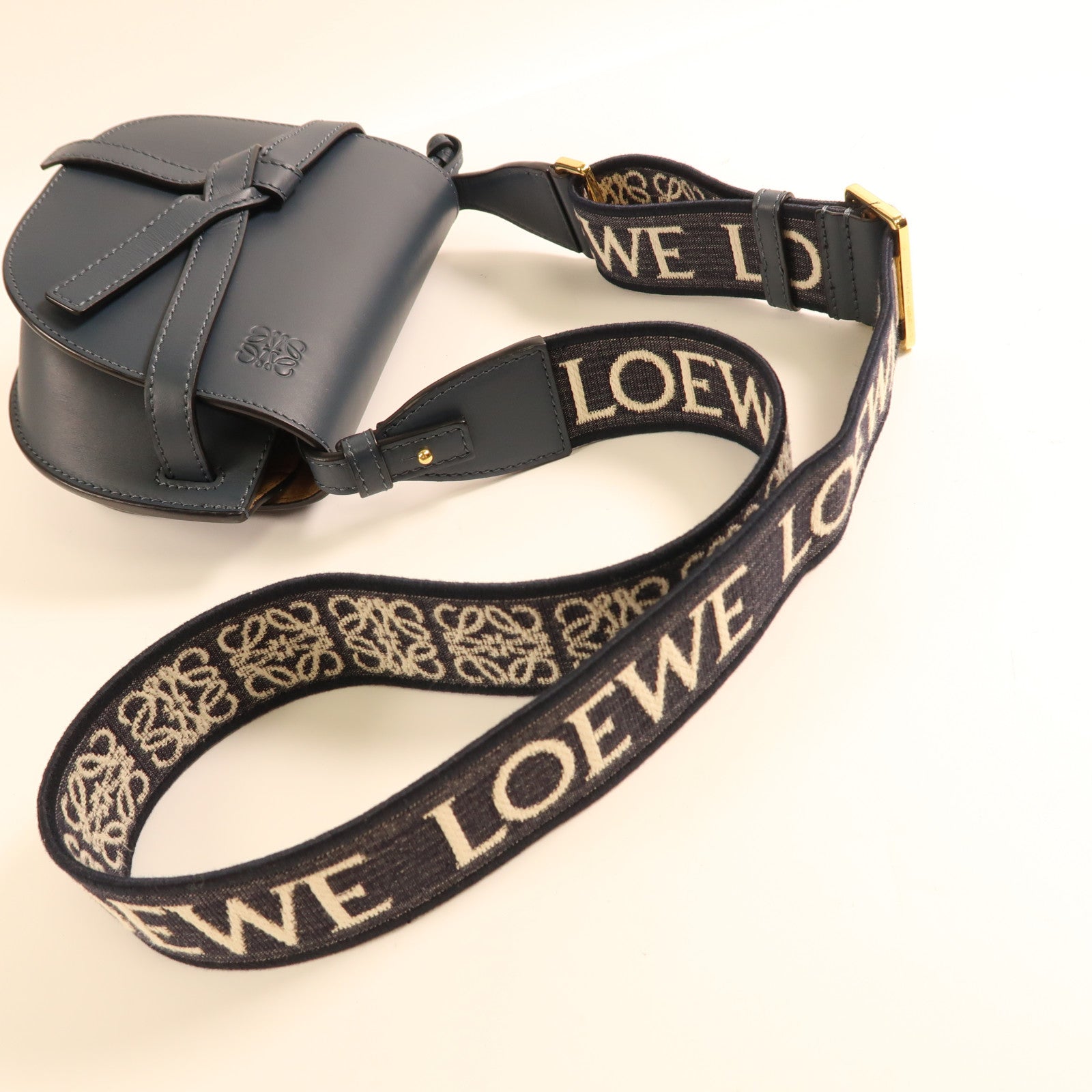 LOEWE 牛皮皮革Mini Gate金扣肩背袋