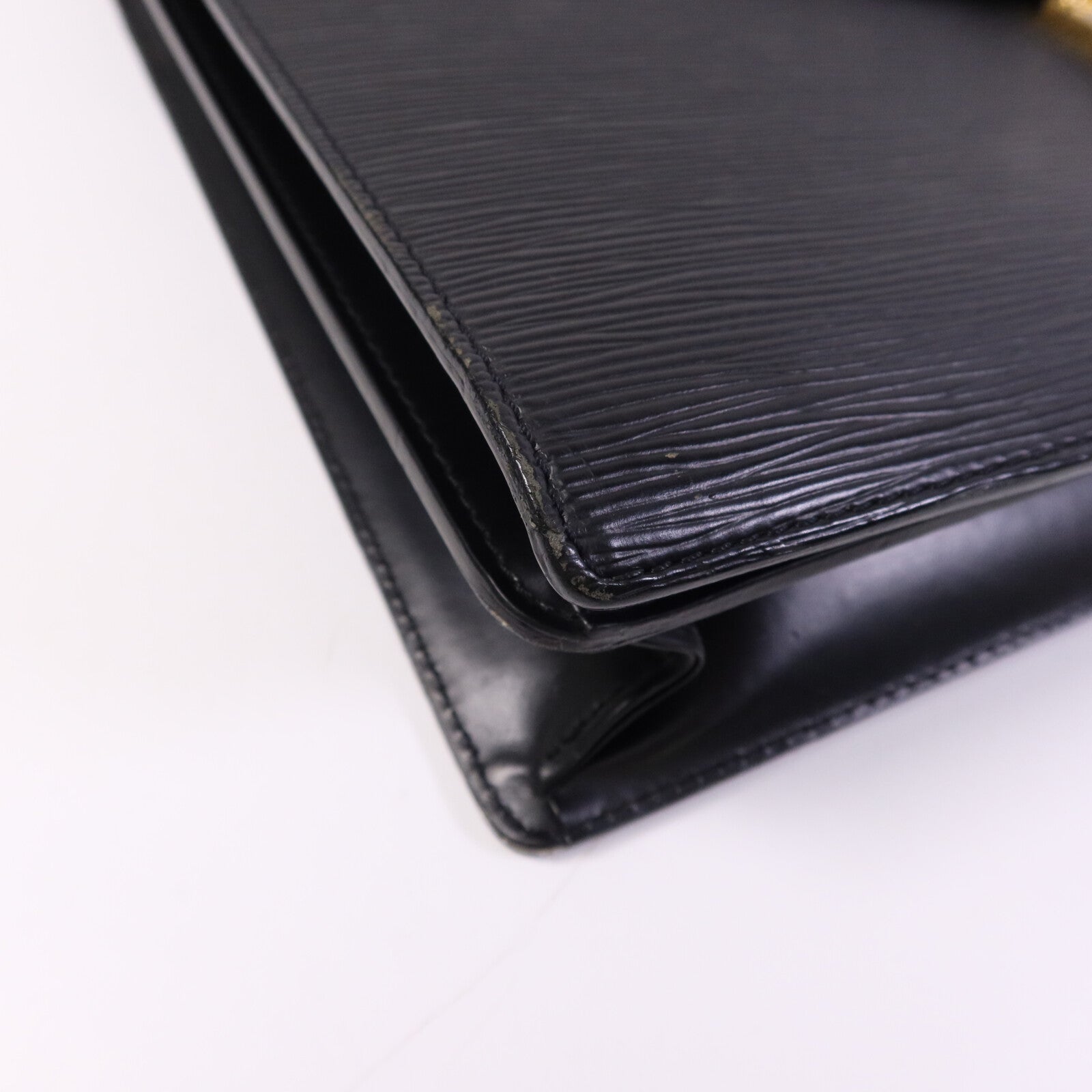 LOUIS VUITTON Epi Porte Document Bandouliere Briefcase金扣公事包