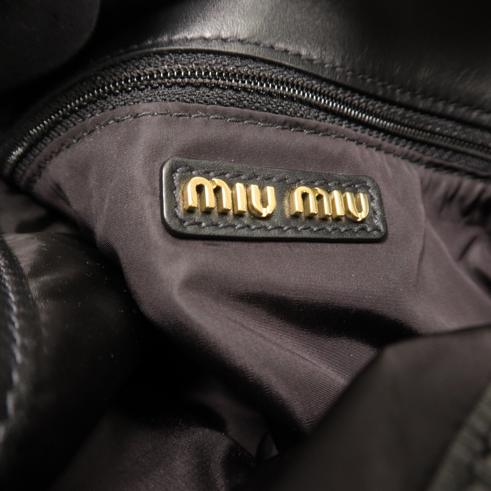 Miu Miu 牛皮皮革Hobo Bag肩背袋