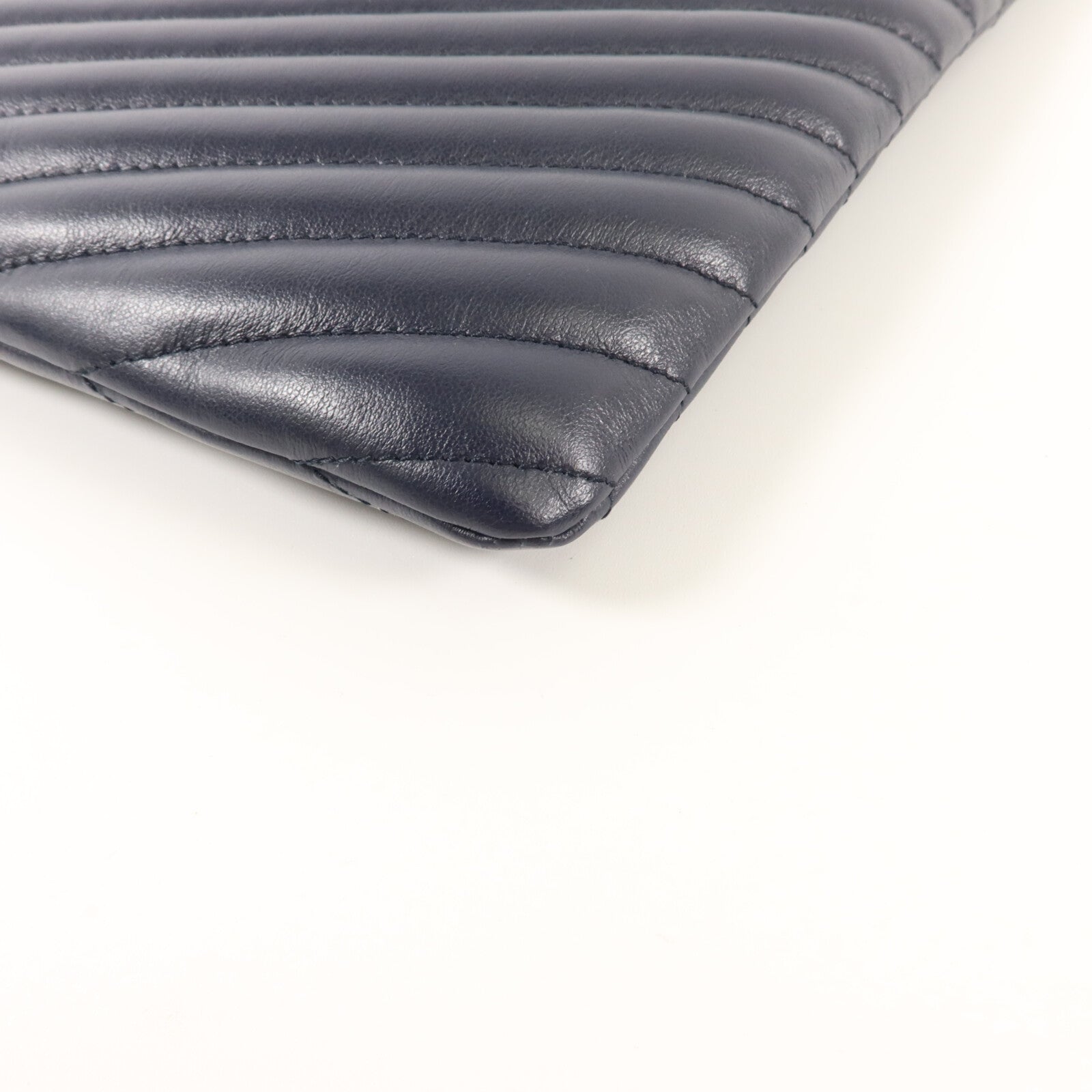 SAINT LAURENT 牛皮皮革Pouch小袋