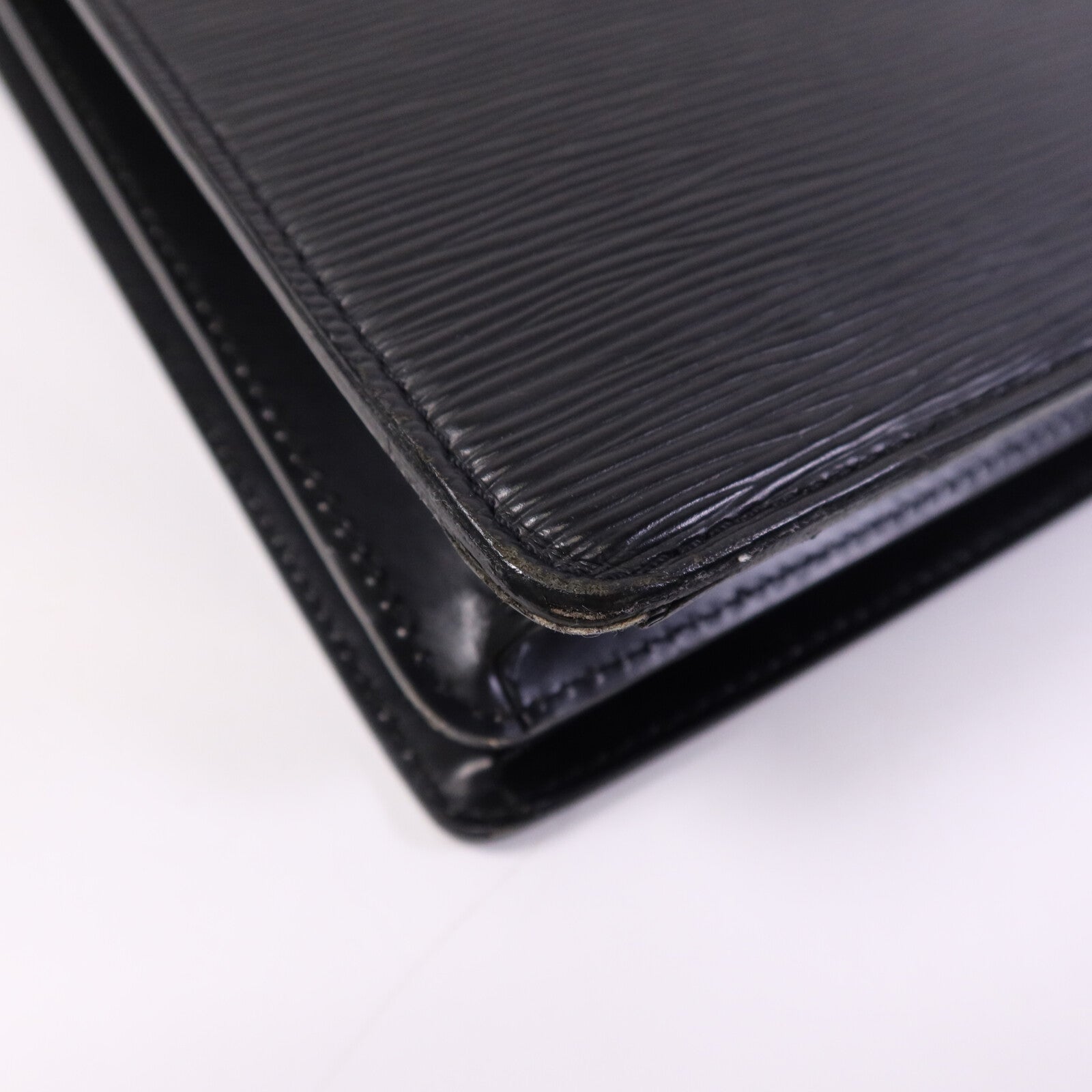 LOUIS VUITTON Epi Porte Document Bandouliere Briefcase金扣公事包
