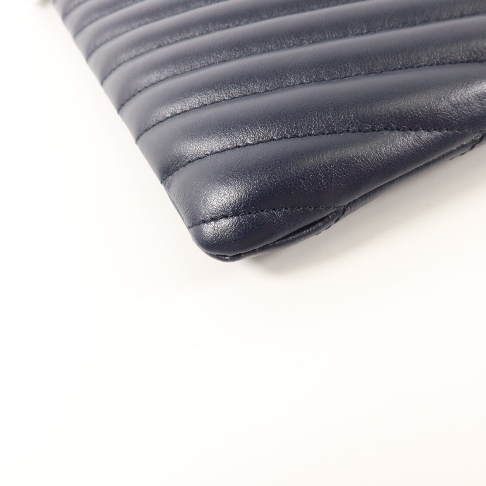 SAINT LAURENT 牛皮皮革Pouch小袋