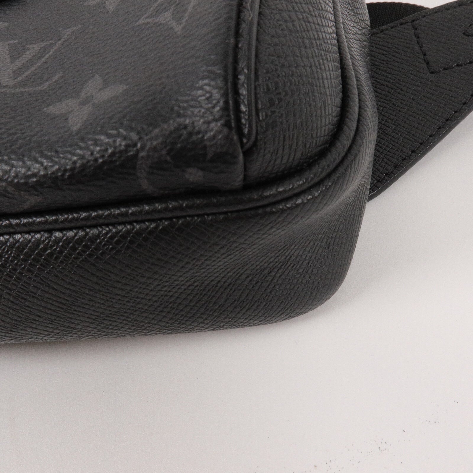 LOUIS VUITTON Monogram Eclipse Outdoor Bumbag腰包