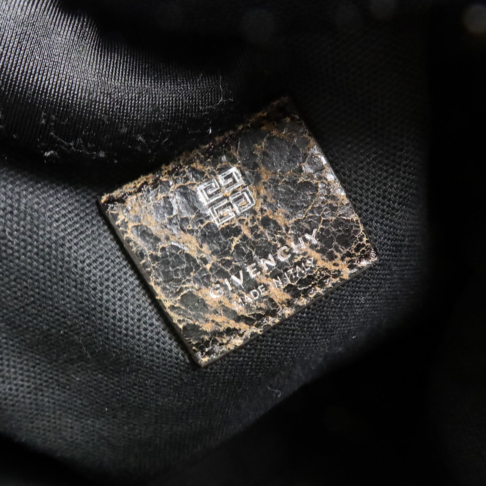 GIVENCHY 羊皮皮革Voyou Bag肩背袋
