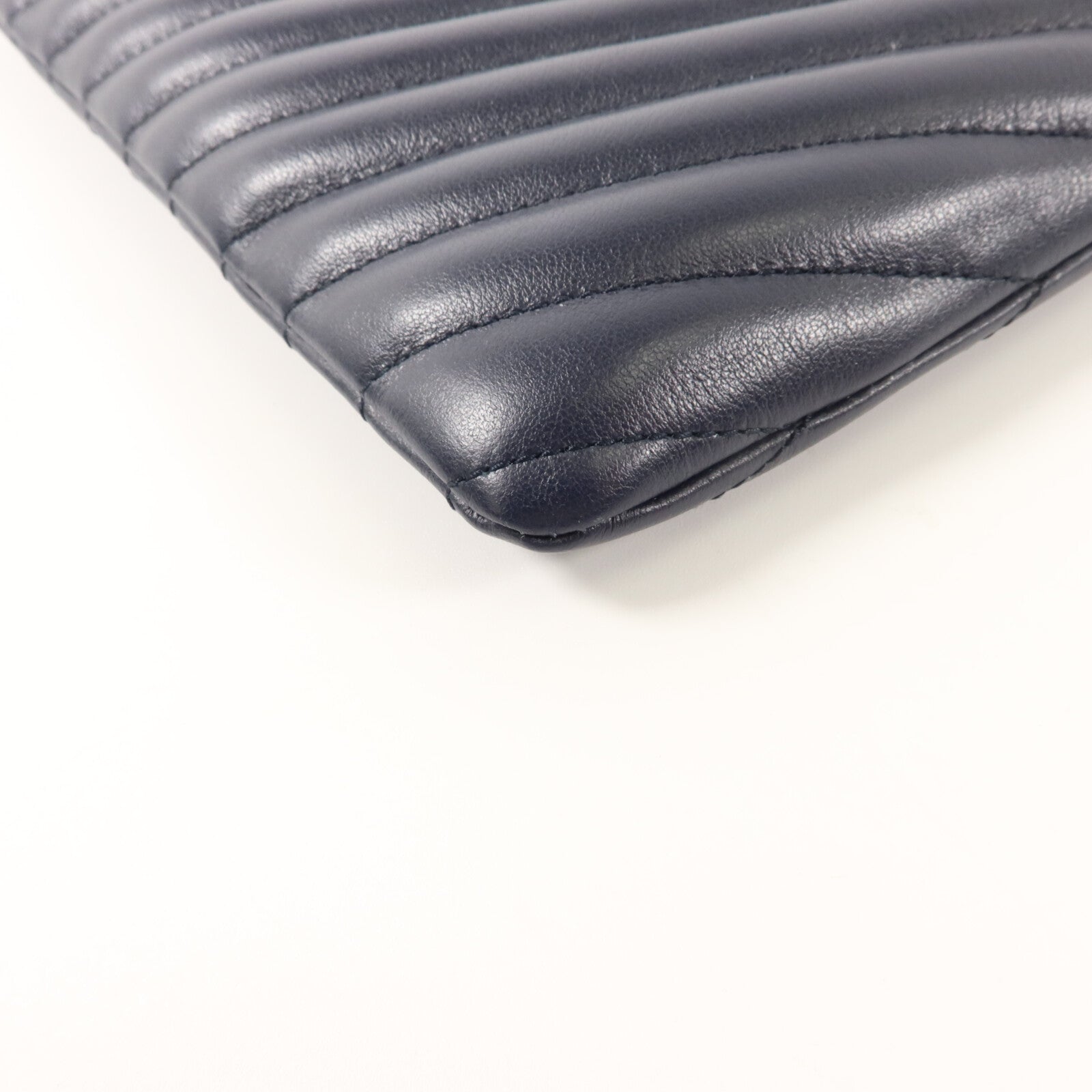 SAINT LAURENT 牛皮皮革Pouch小袋