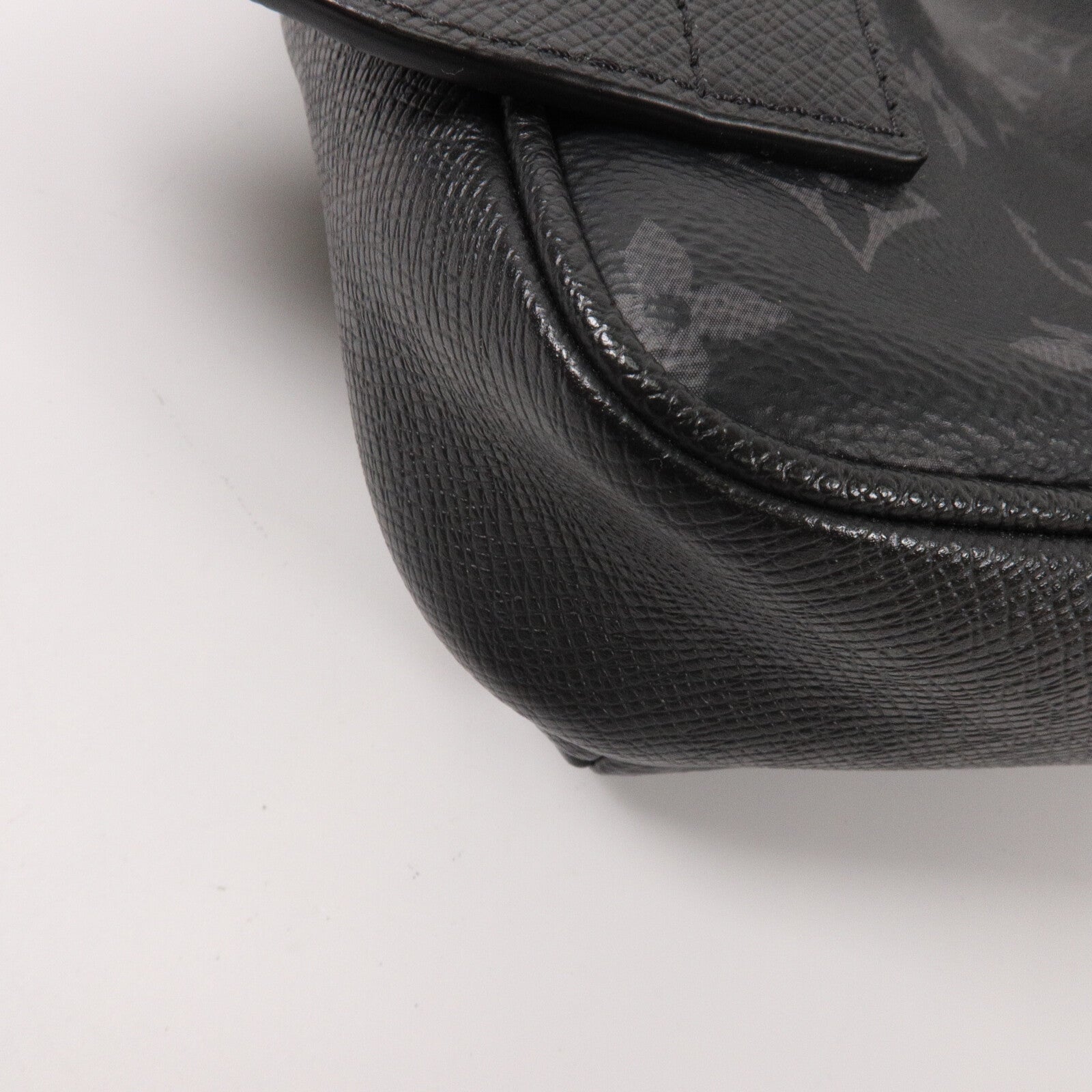 LOUIS VUITTON Monogram Eclipse Outdoor Bumbag腰包