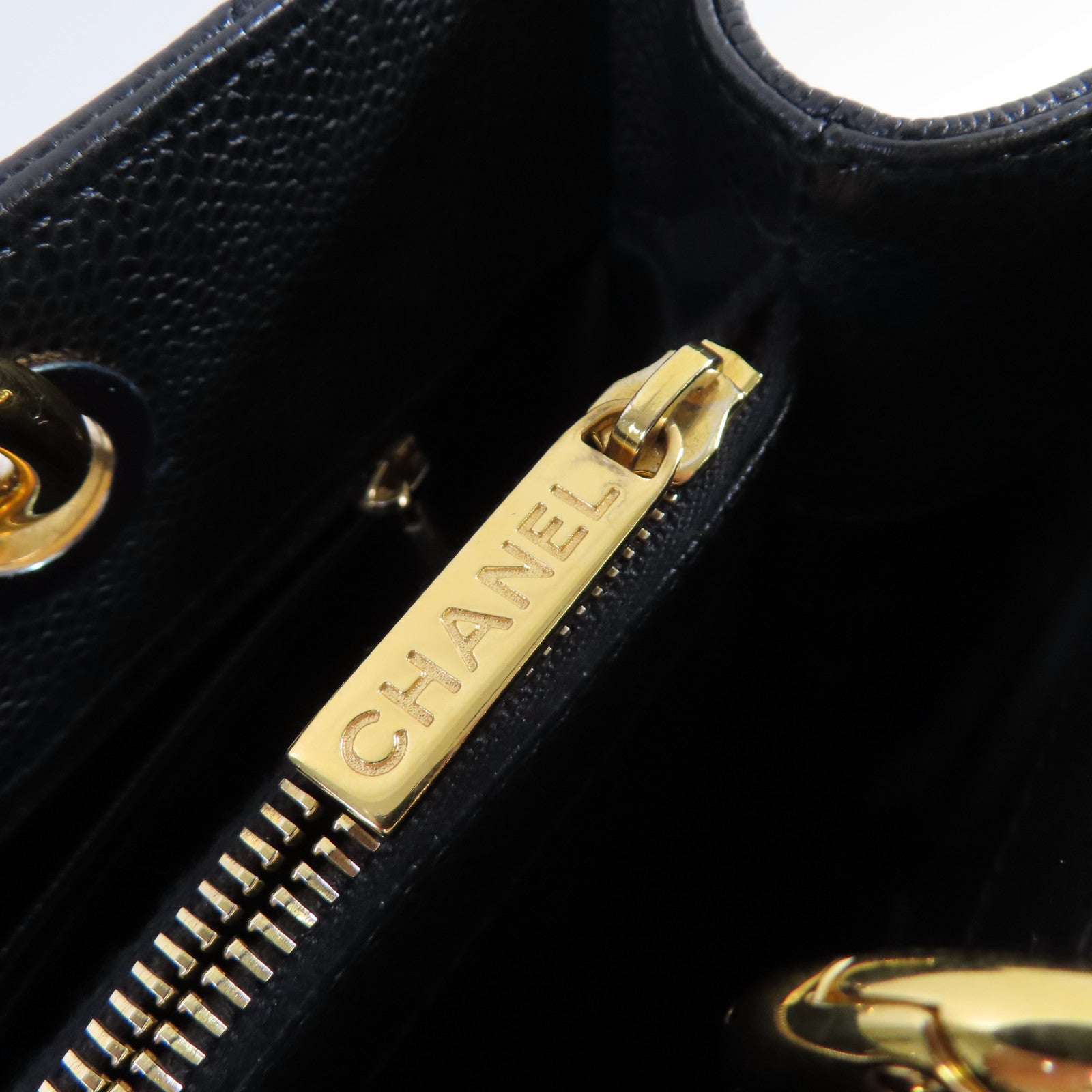 CHANEL 菱格Caviar皮革GST Chain Shoulder Bag金扣鏈帶肩背袋黑色