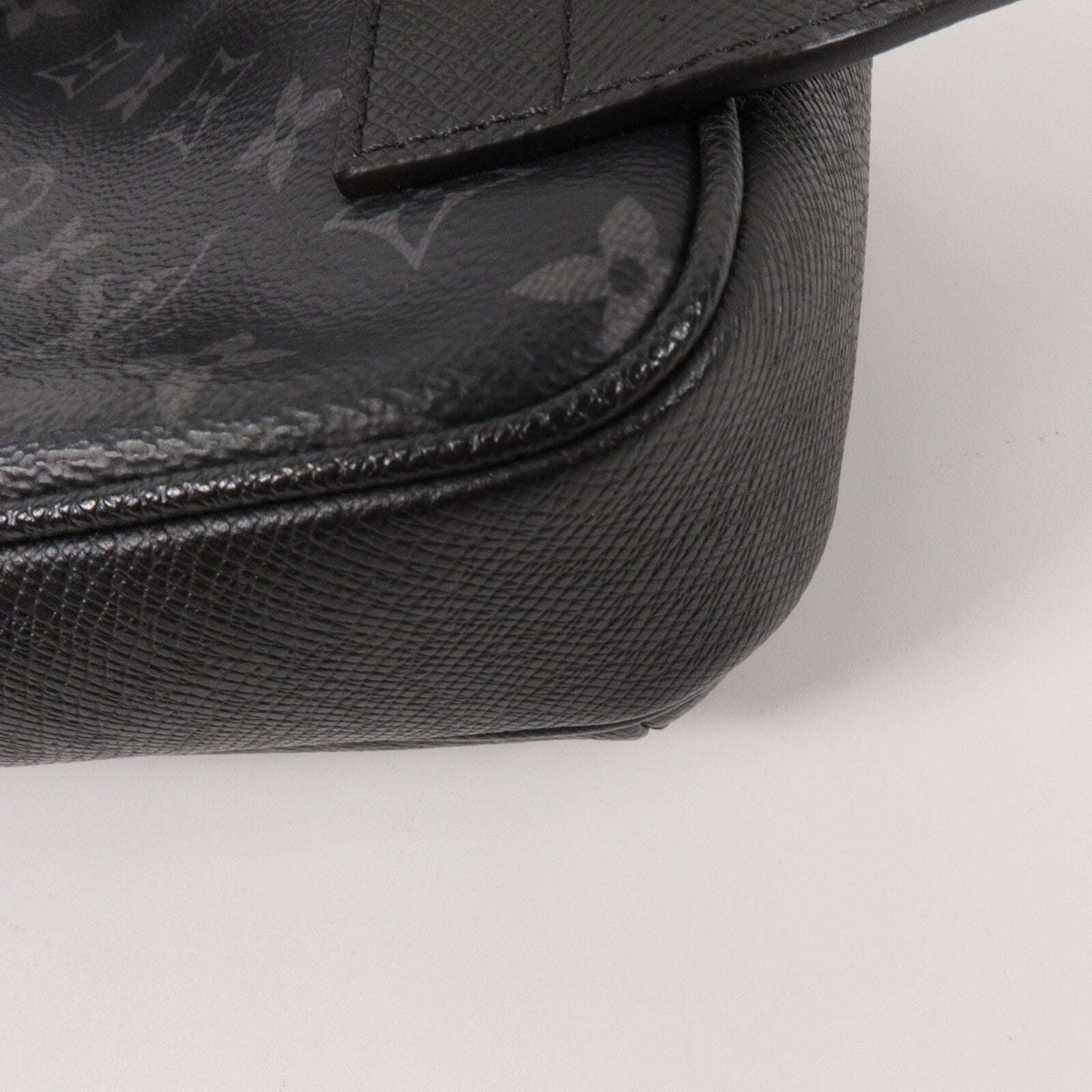 LOUIS VUITTON Monogram Eclipse Outdoor Bumbag腰包