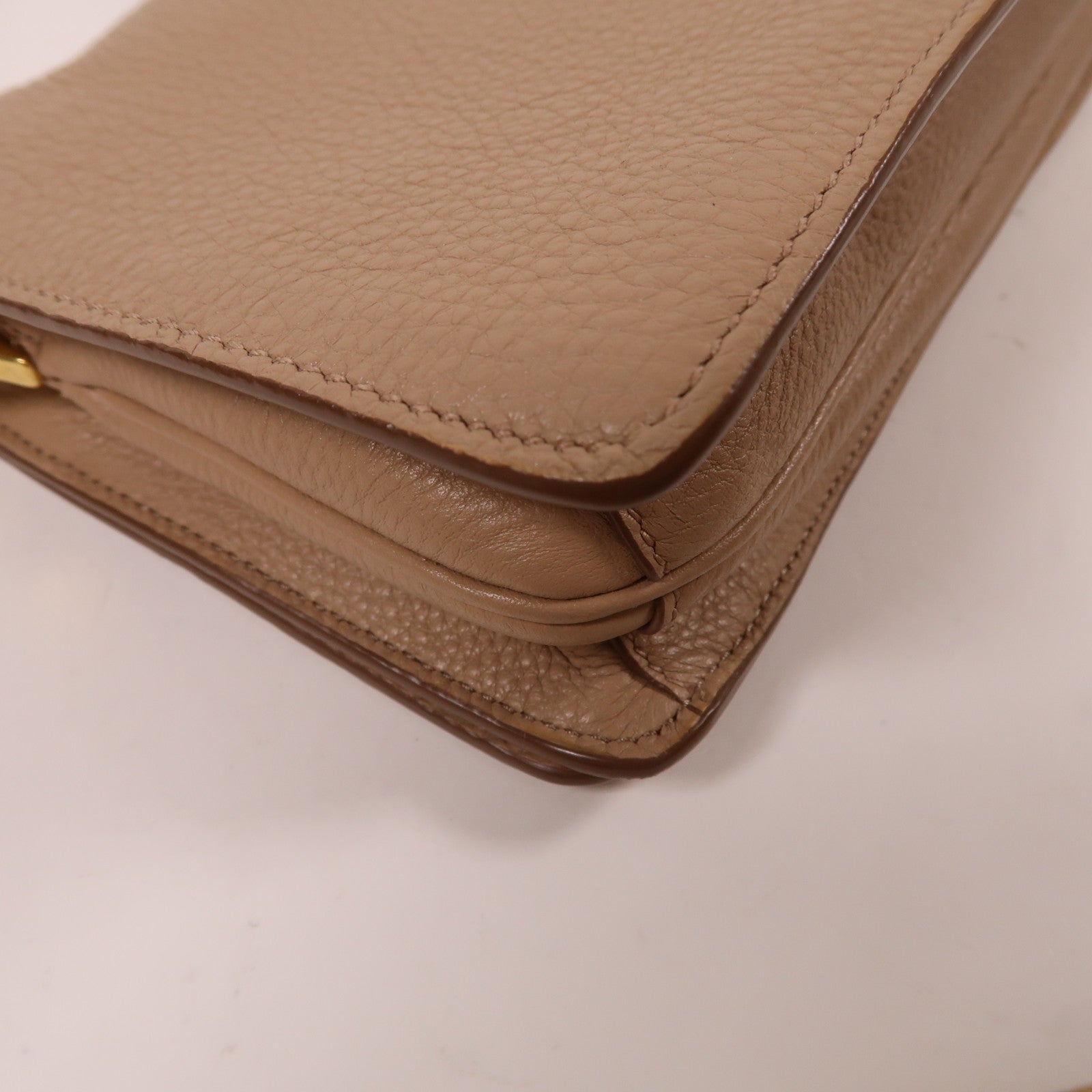 PRADA 牛皮皮革Shoulder Bag金扣肩背袋