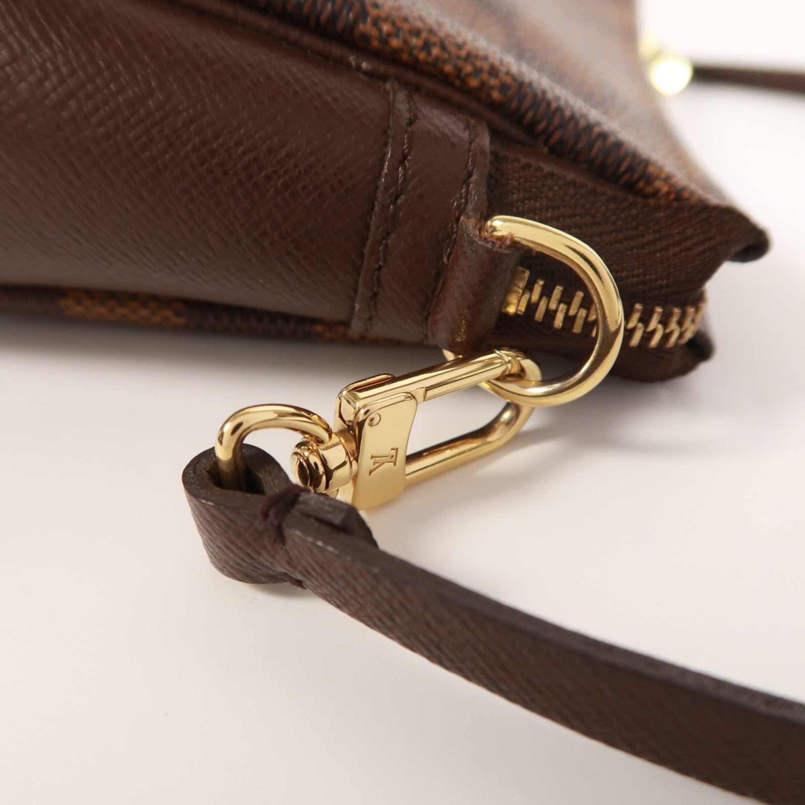 LOUIS VUITTON Damier Trousse Makeup Accessory Pouch金扣手挽袋棕色