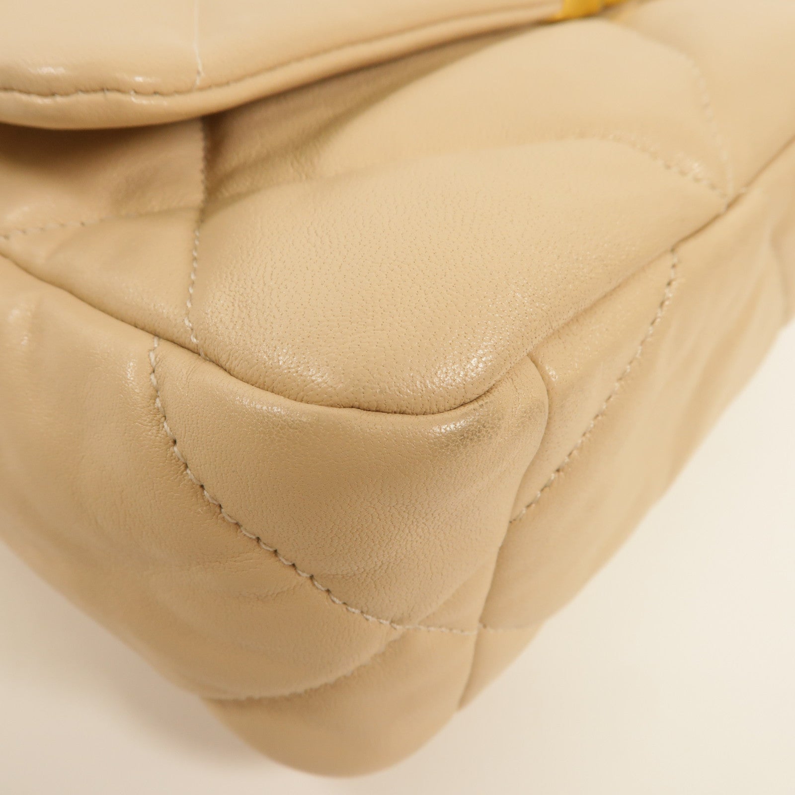 CHANEL 羊皮皮革19 Flap Bag金扣/銀扣手挽肩背兩用袋