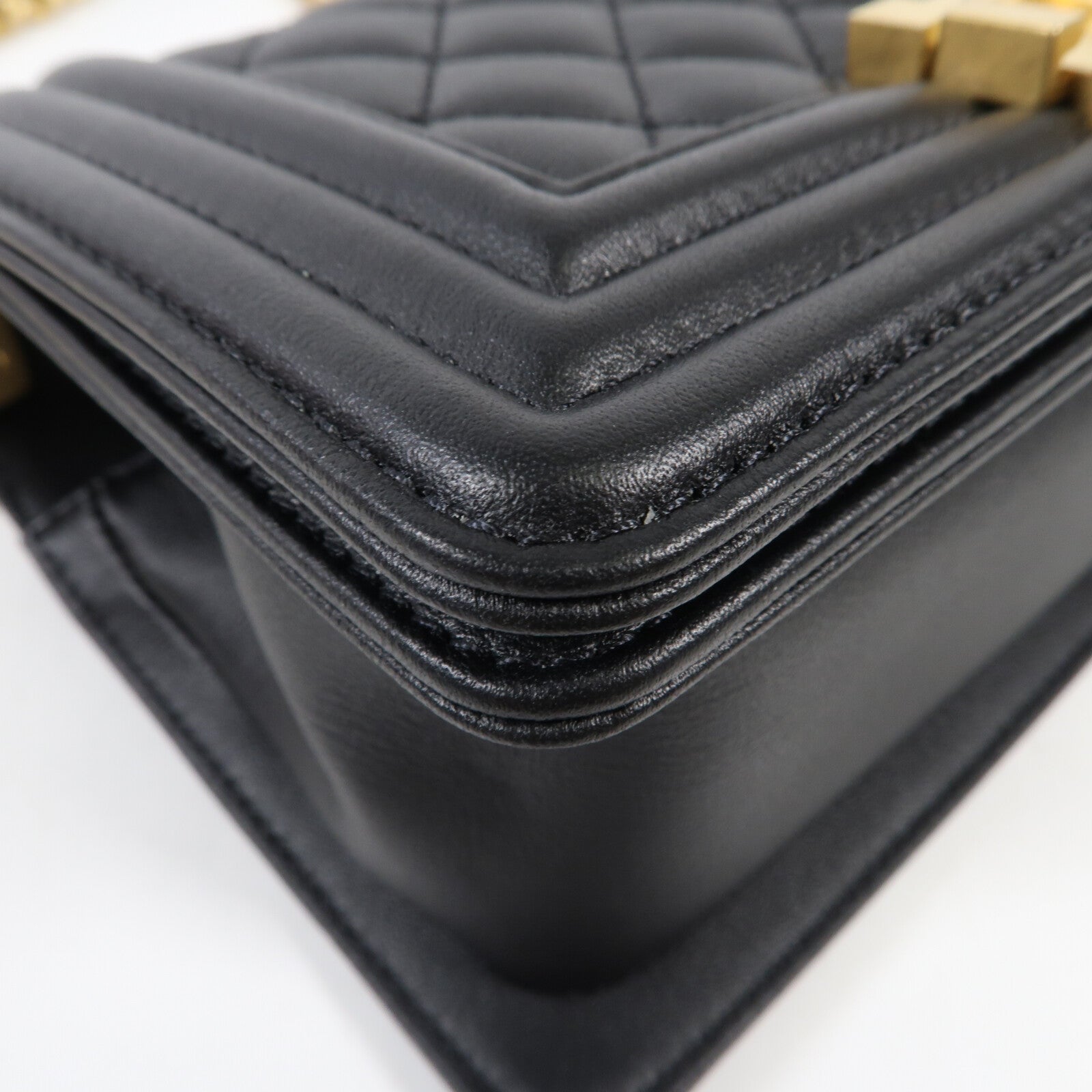 CHANEL 牛皮皮革Boy 20金扣鏈帶肩背袋