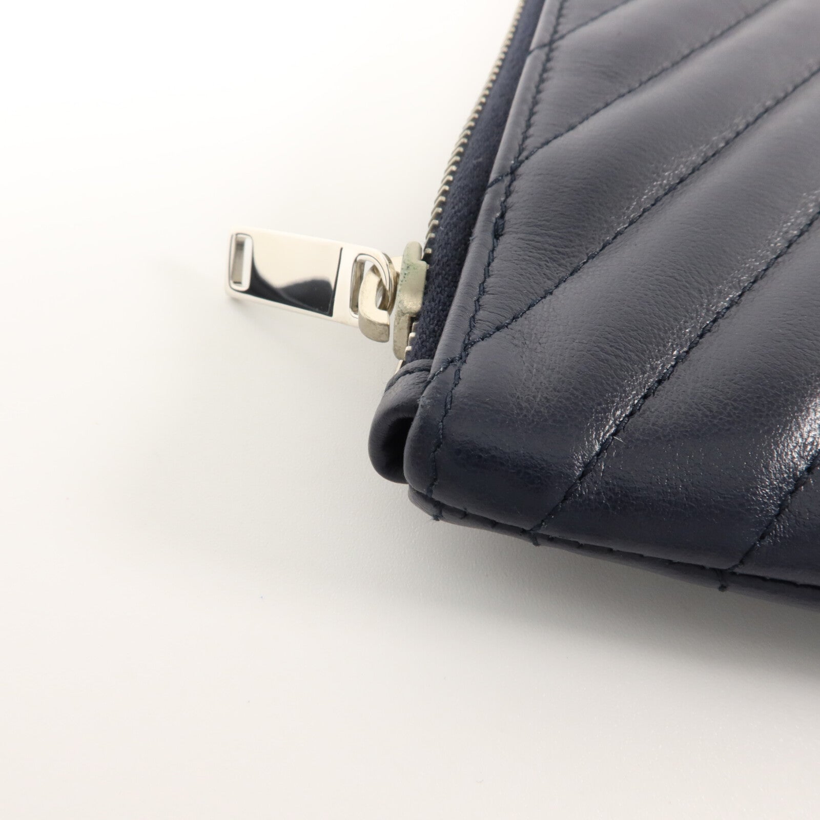 SAINT LAURENT 牛皮皮革Pouch小袋