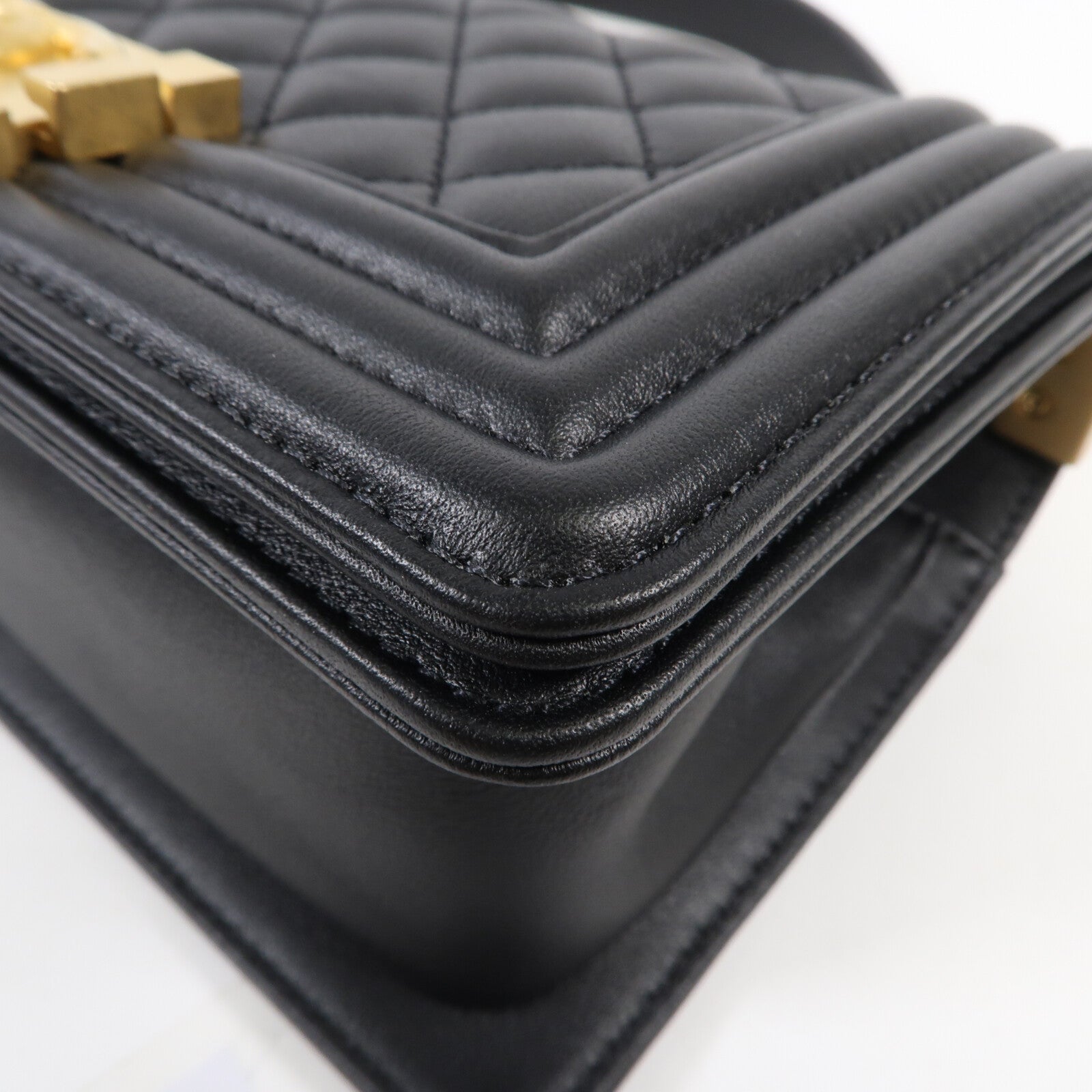 CHANEL 牛皮皮革Boy 20金扣鏈帶肩背袋
