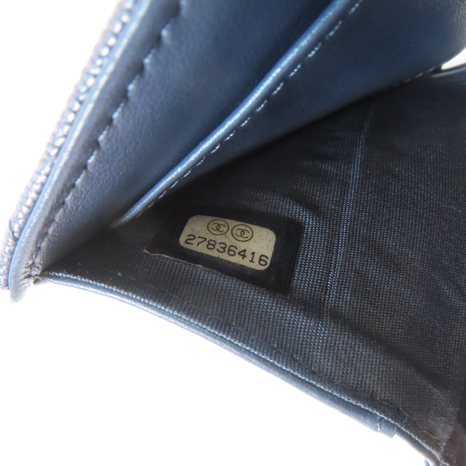 CHANEL 菱格Caviar皮革Trifold Wallet金扣錢包金屬藍色