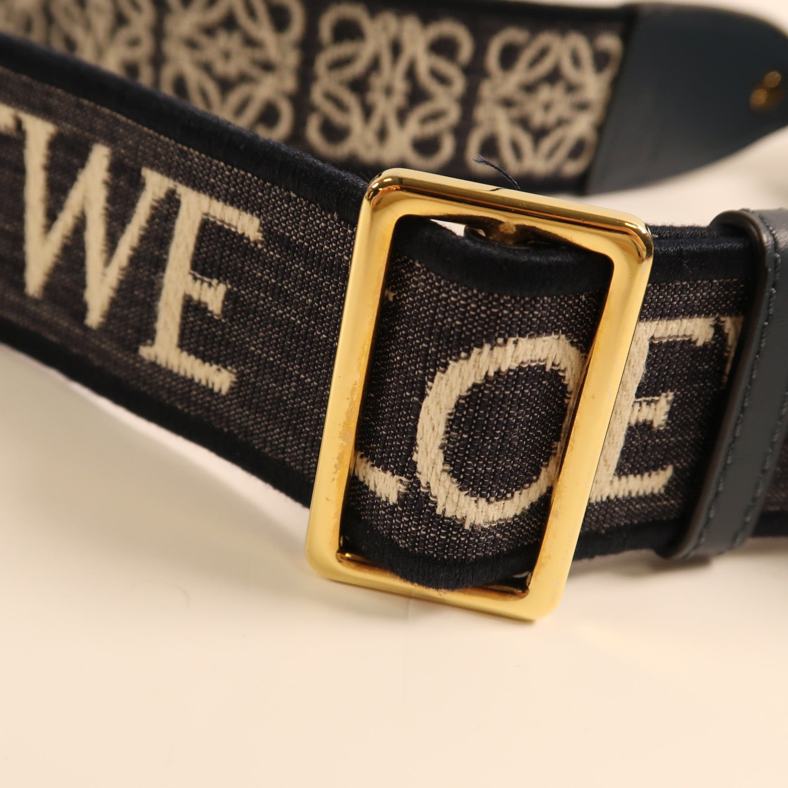 LOEWE 牛皮皮革Mini Gate金扣肩背袋