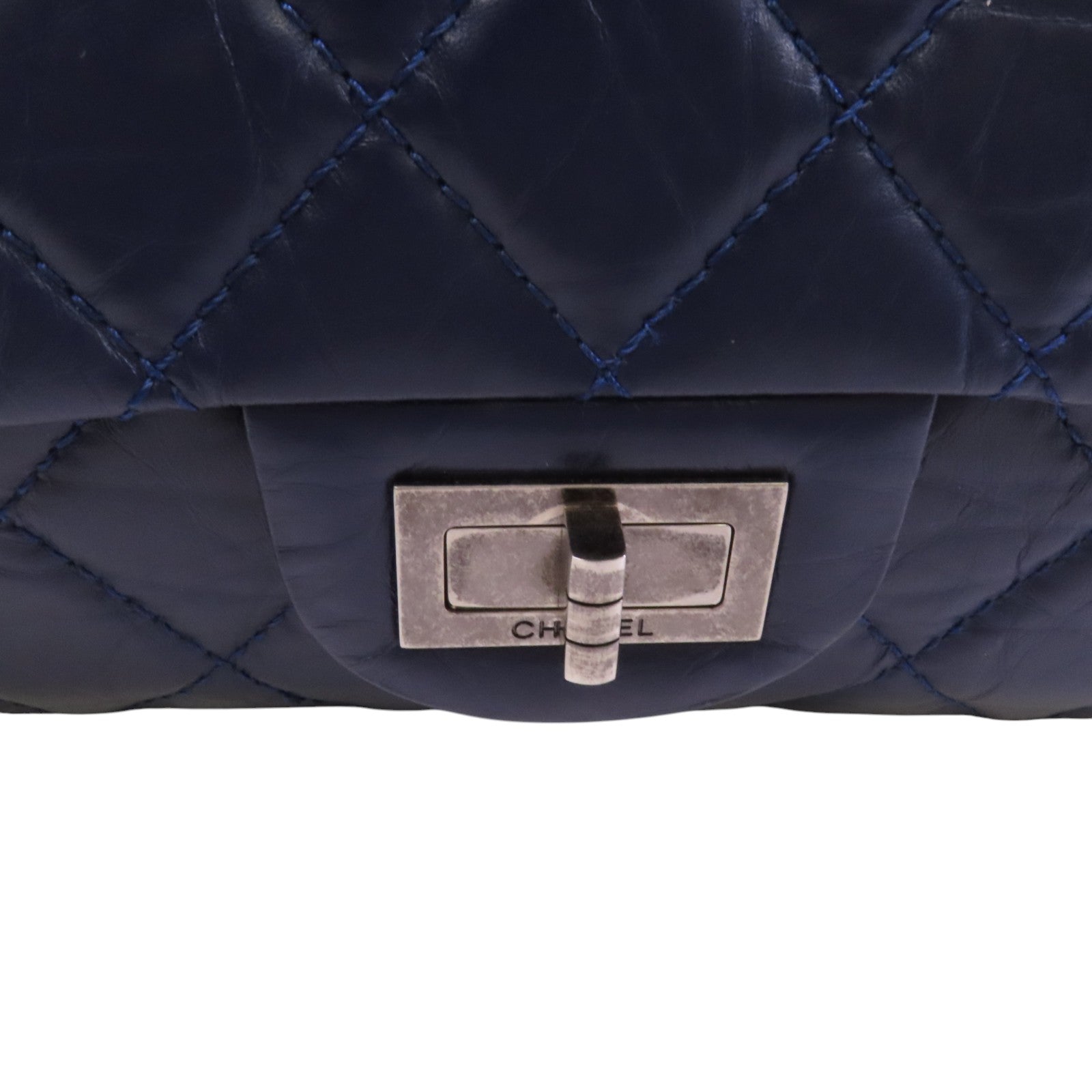 CHANEL 牛皮皮革2.55銀扣鏈帶肩背袋