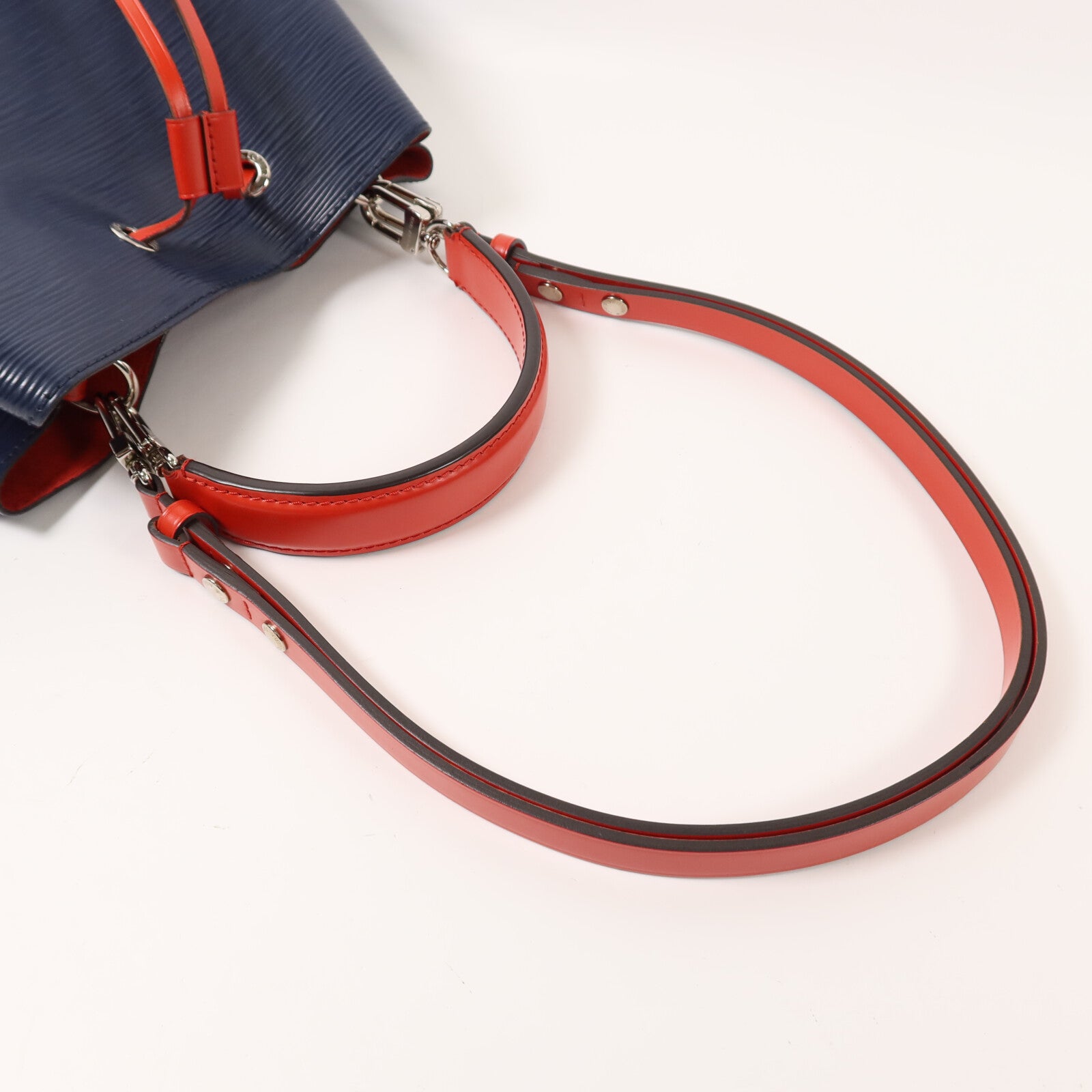 LOUIS VUITTON Epi NeoNoe MM銀扣手挽肩背兩用袋